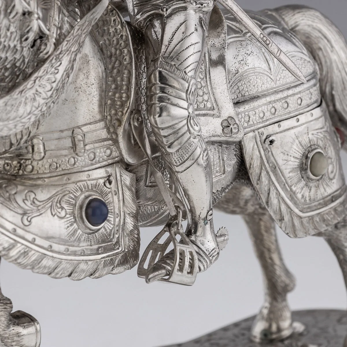 PUSHKIN ANTIQUES - MID 20thC SPANISH SOLID SILVER PAIR KNIGHT HORSEMAN FIGURES c.1960 - 15.jpg