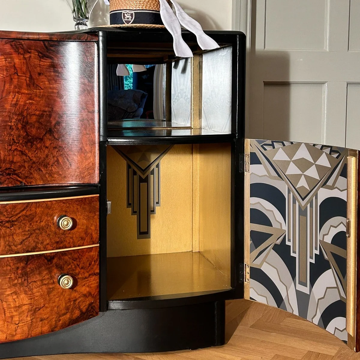 PUSHKIN ANTIQUES - ART DECO STYLE HAND PAINTED COCKTAIL BAR CABINET - 08.jpg
