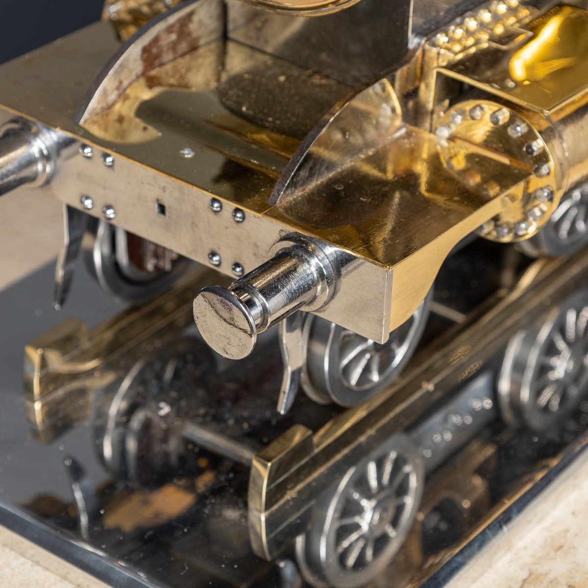 PUSHKIN ANTIQUES - 20th CENTURY BRASS MODEL GNR ATLANTIC 3 1:2 INCH GAUGE STEAM LOCOMOTIVE c.1930 - 38.jpg