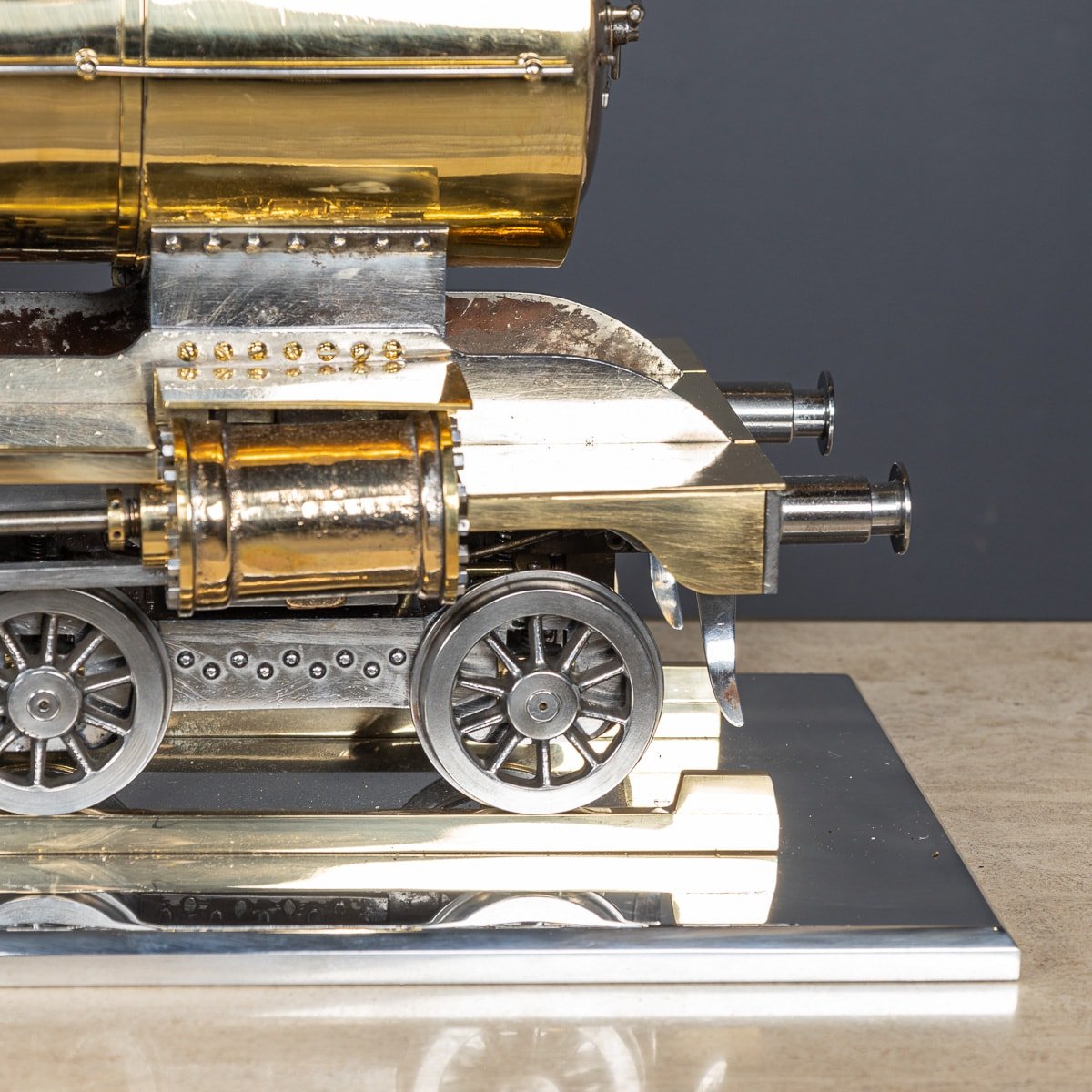 PUSHKIN ANTIQUES - 20th CENTURY BRASS MODEL GNR ATLANTIC 3 1:2 INCH GAUGE STEAM LOCOMOTIVE c.1930 - 31.jpg