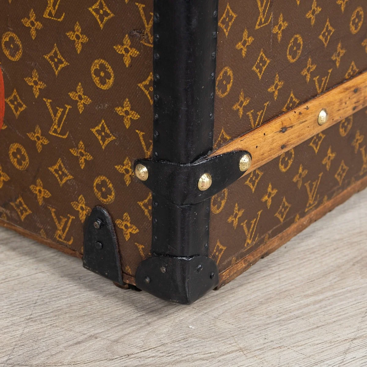PUSHKIN ANTIQUES - 20th CENTURY LOUIS VUITTON COURIER TRUNK, FRANCE c.1930 - 27.jpg