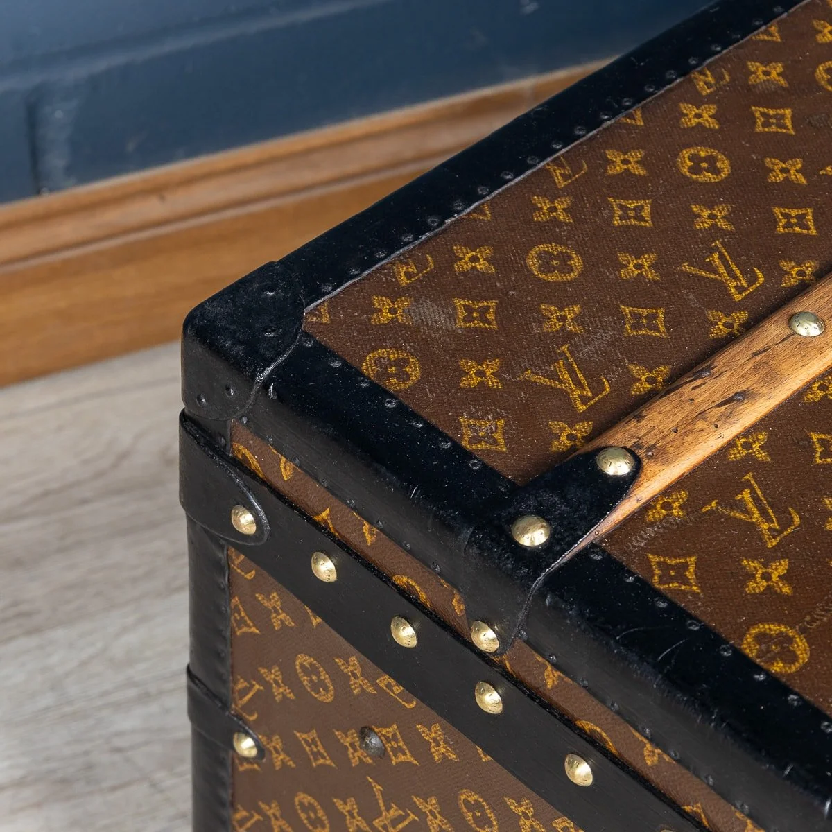 PUSHKIN ANTIQUES - 20th CENTURY LOUIS VUITTON COURIER TRUNK, FRANCE c.1930 - 31.jpg