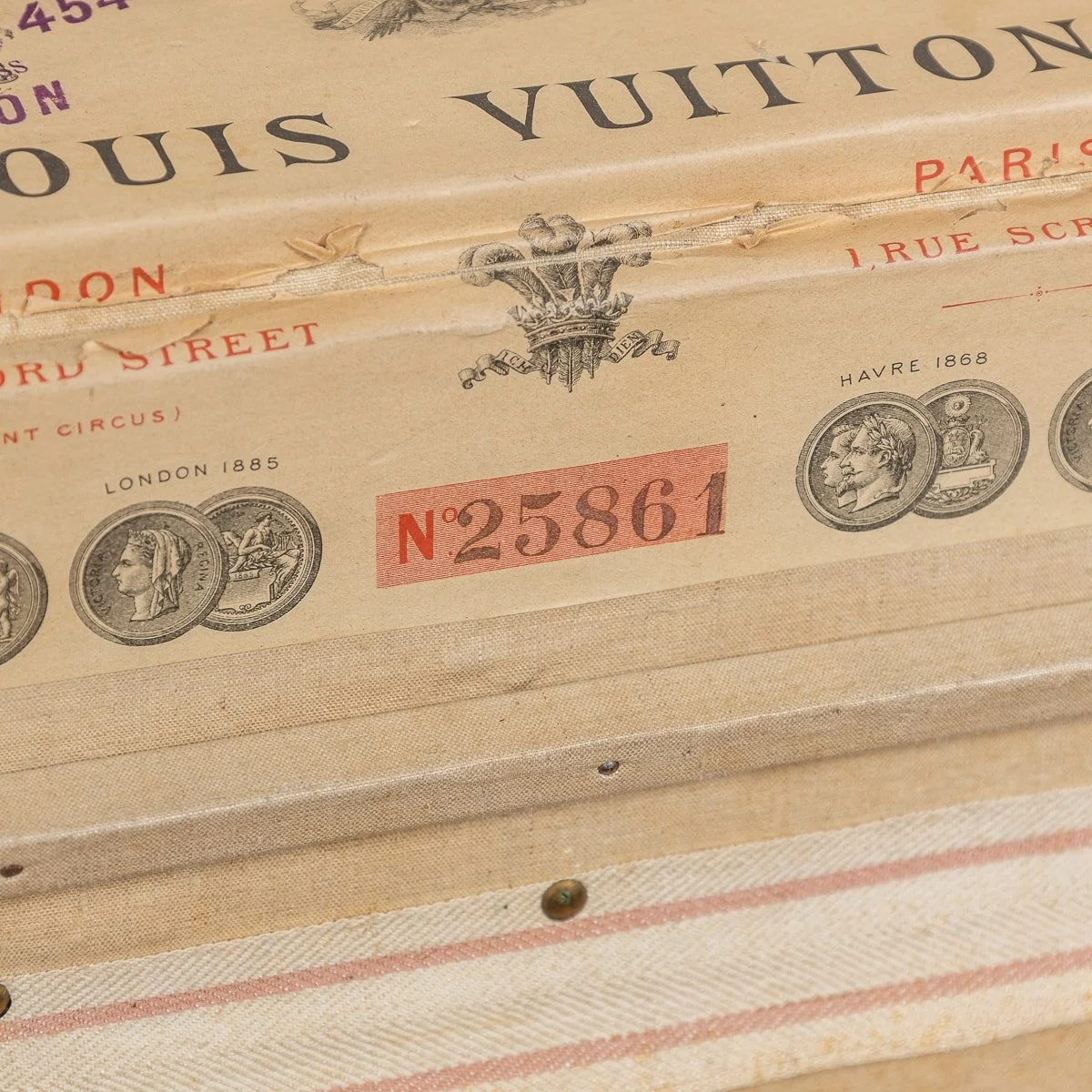 PUSHKIN ANTIQUES - RARE 19th CENTURY LOUIS VUITTON SHIRT TRUNK IN DAMIER CANVAS, FRANCE c.1895 - 17.jpg