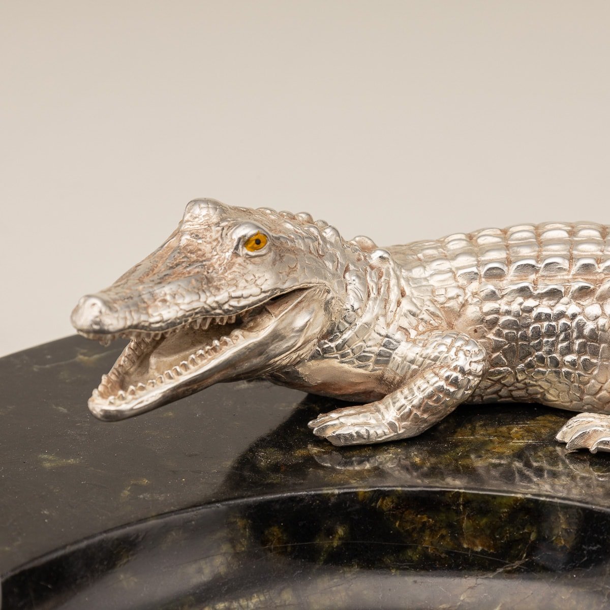 PUSHKINS - MONUMENTAL 20thC SILVER PLATED CROCODILE & ITALIAN MARBLE ASHTRAY c.1970 - 11.jpg