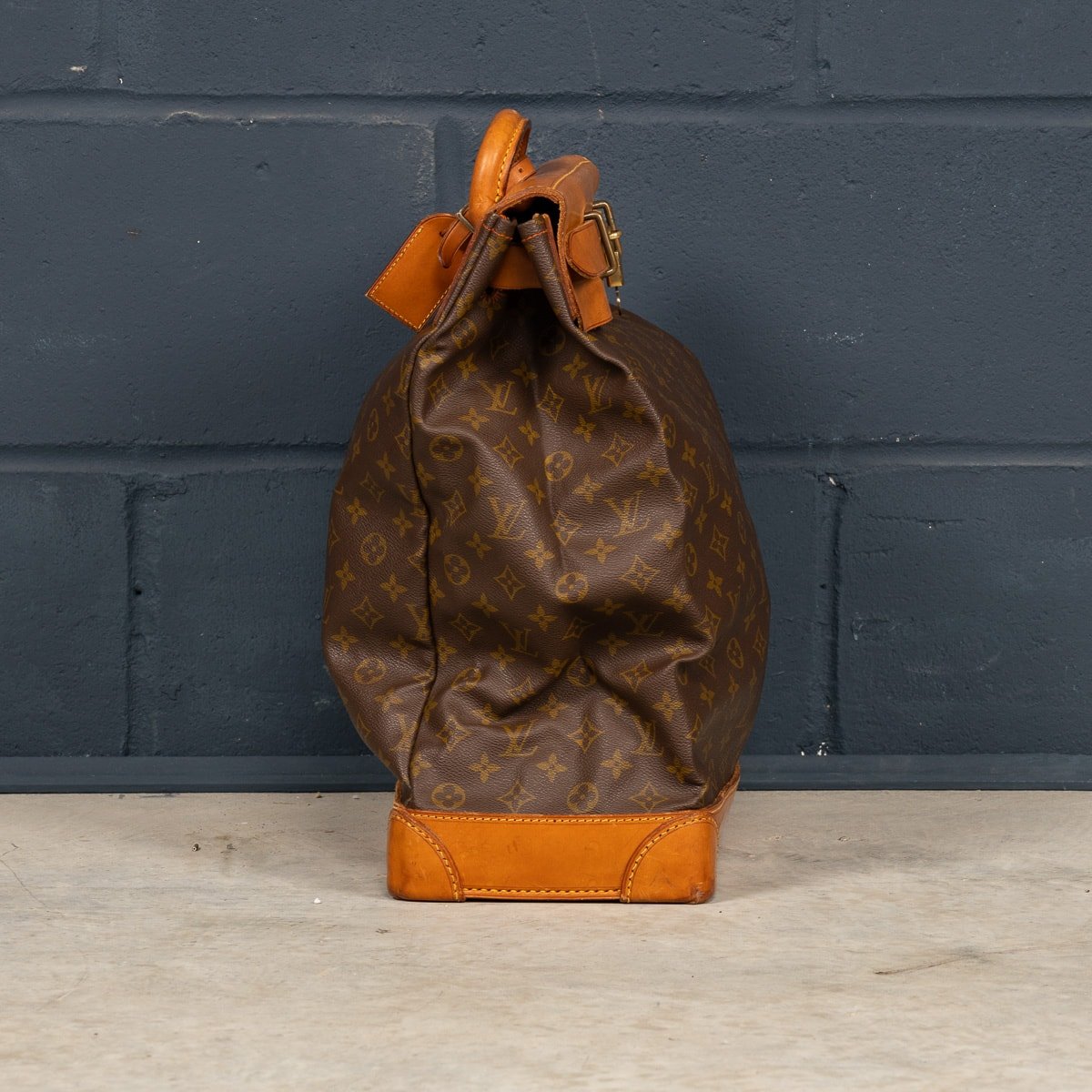 PUSHKIN'S - A 20thC LOUIS VUITTON STEAMER BAG IN MONOGRAM CANVAS, MADE IN FRANCE - 6.jpg