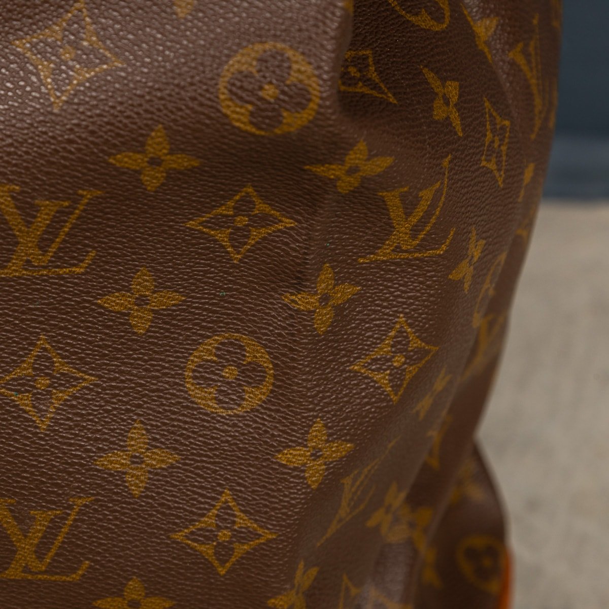 PUSHKIN'S - A 20thC LOUIS VUITTON STEAMER BAG IN MONOGRAM CANVAS, MADE IN FRANCE - 18.jpg