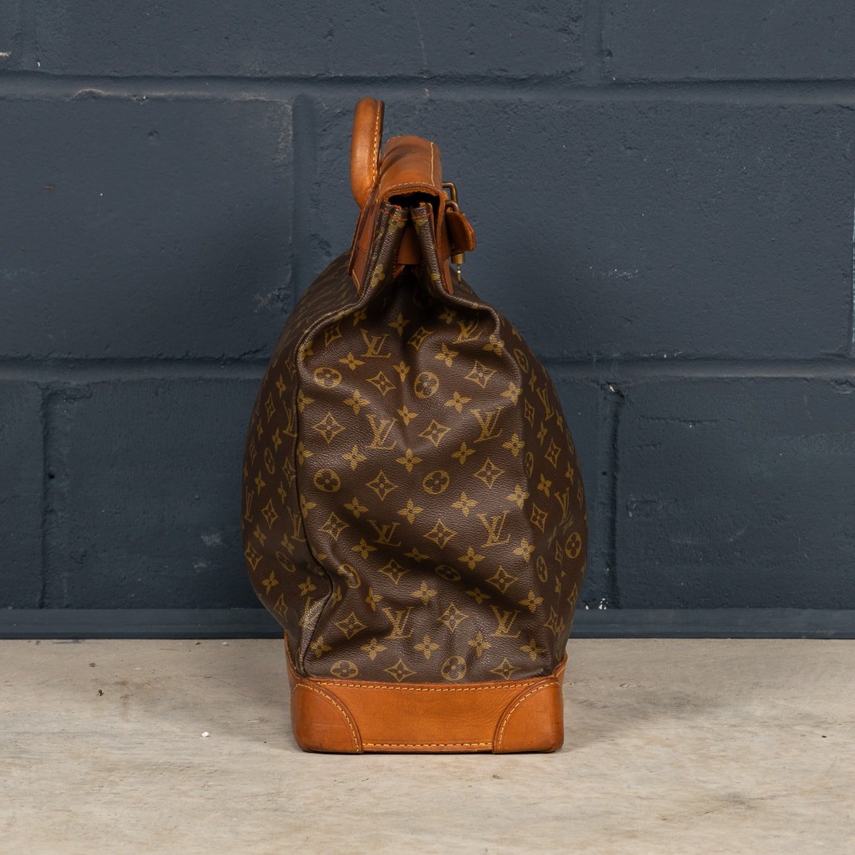 PUSHKIN'S - A 20thC LOUIS VUITTON STEAMER BAG IN MONOGRAM CANVAS, MADE IN FRANCE 2 - 6.jpg