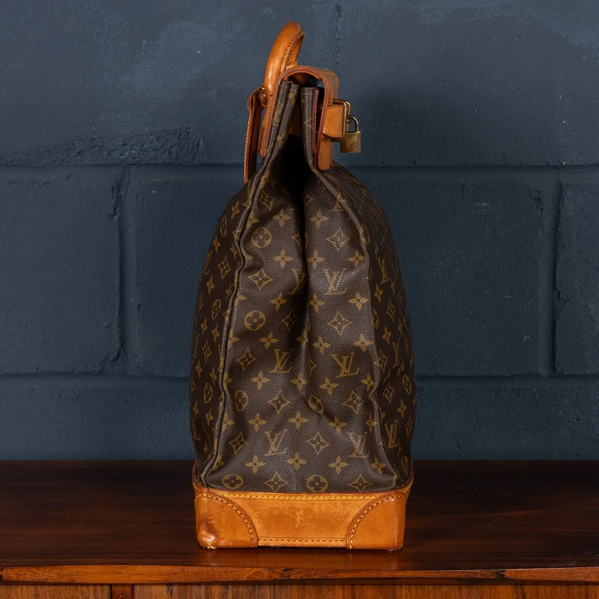 PUSHKIN'S - A 20thC LOUIS VUITTON STEAMER BAG IN MONOGRAM CANVAS, MADE IN FRANCE - 7.jpg