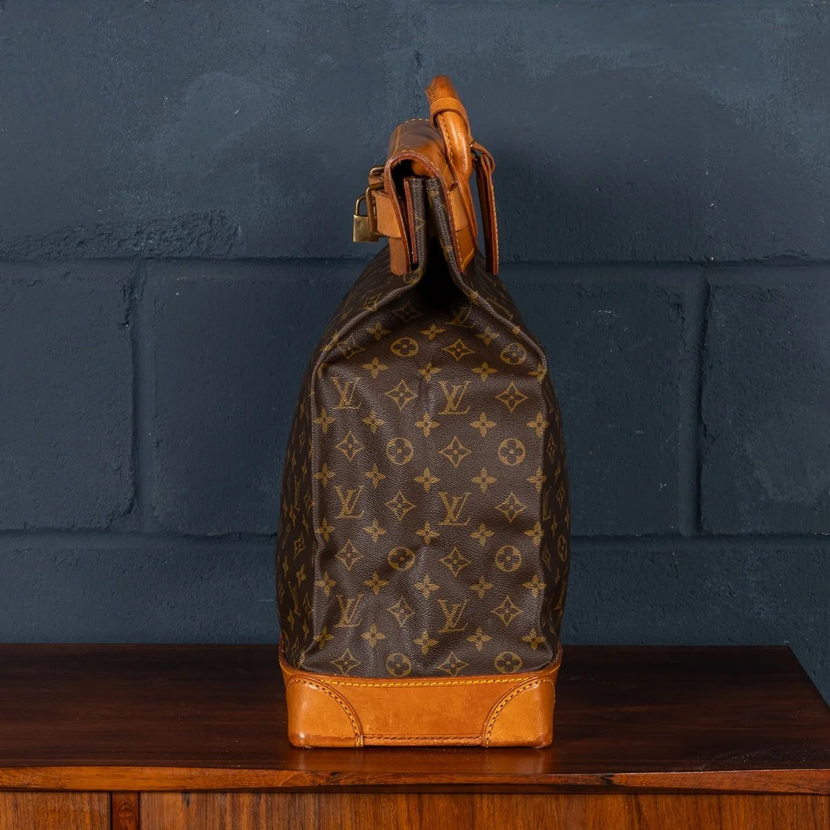 PUSHKIN'S - A 20thC LOUIS VUITTON STEAMER BAG IN MONOGRAM CANVAS, MADE IN FRANCE - 5.jpg