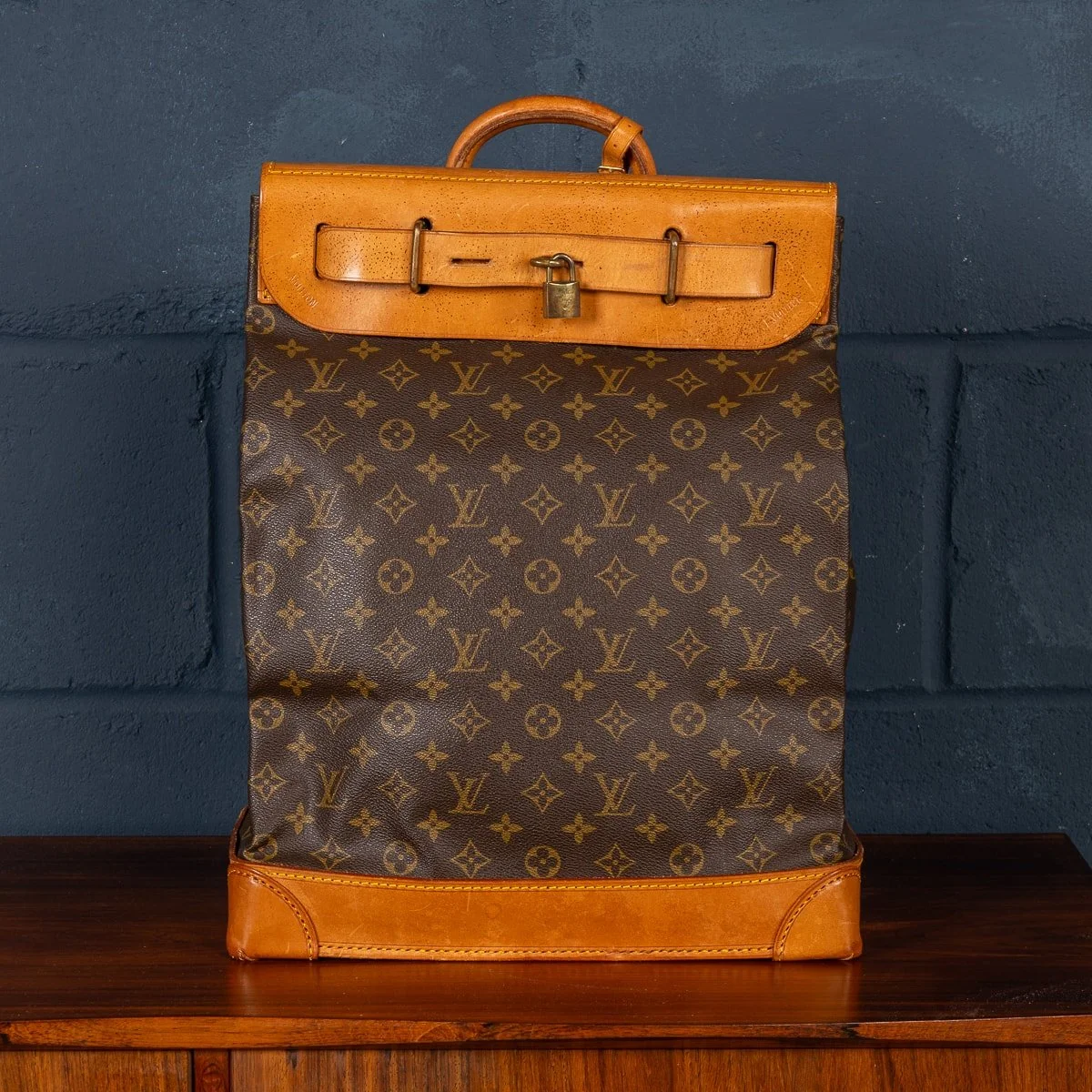 PUSHKIN'S - A 20thC LOUIS VUITTON STEAMER BAG IN MONOGRAM CANVAS, MADE IN FRANCE - 4.jpg
