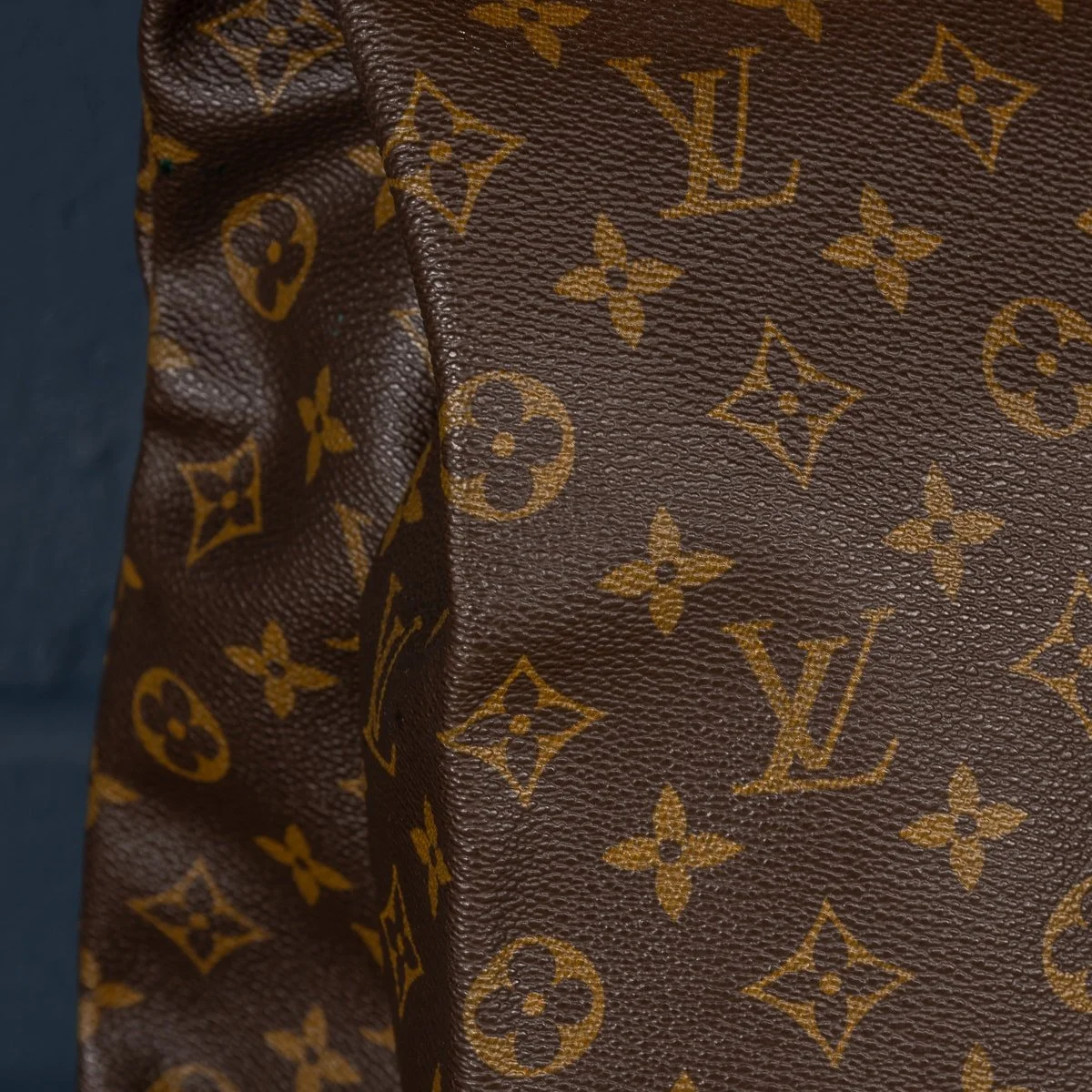 PUSHKIN'S - A 20thC LOUIS VUITTON STEAMER BAG IN MONOGRAM CANVAS, MADE IN FRANCE - 12.jpg