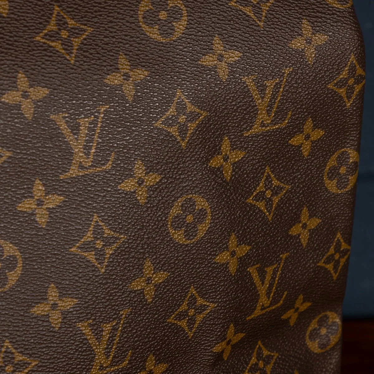PUSHKIN'S - A 20thC LOUIS VUITTON STEAMER BAG IN MONOGRAM CANVAS, MADE IN FRANCE - 14.jpg