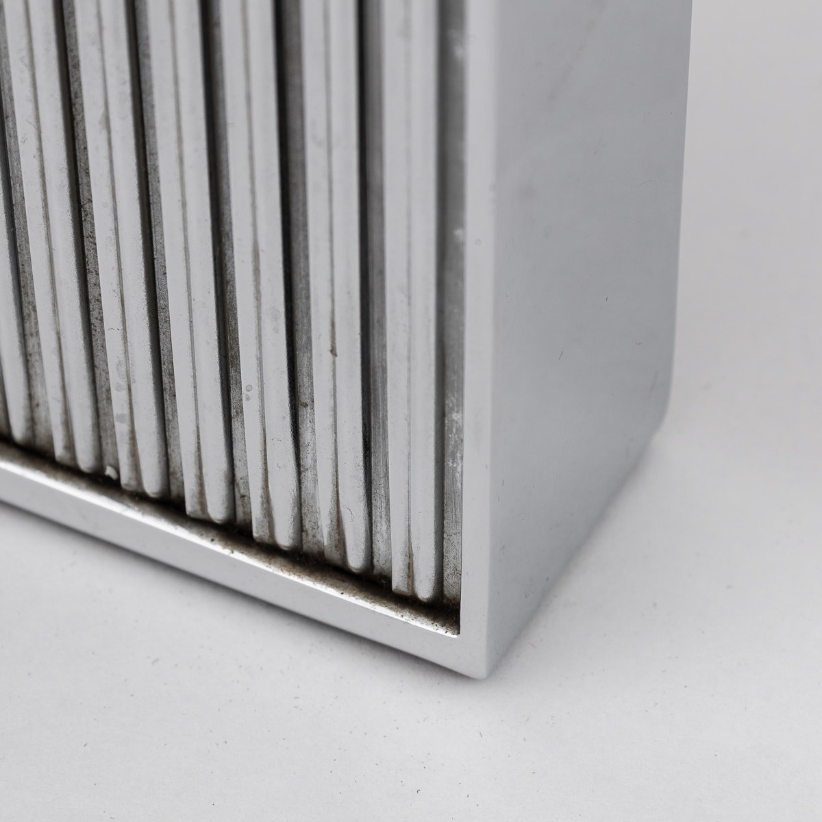 PUSHKIN'S - VINTAGE 20thC ROLLS ROYCE RADIATOR GRILLE DECANTER BY RUDDSPEED, ENGLAND c.1970 - 11.jpg