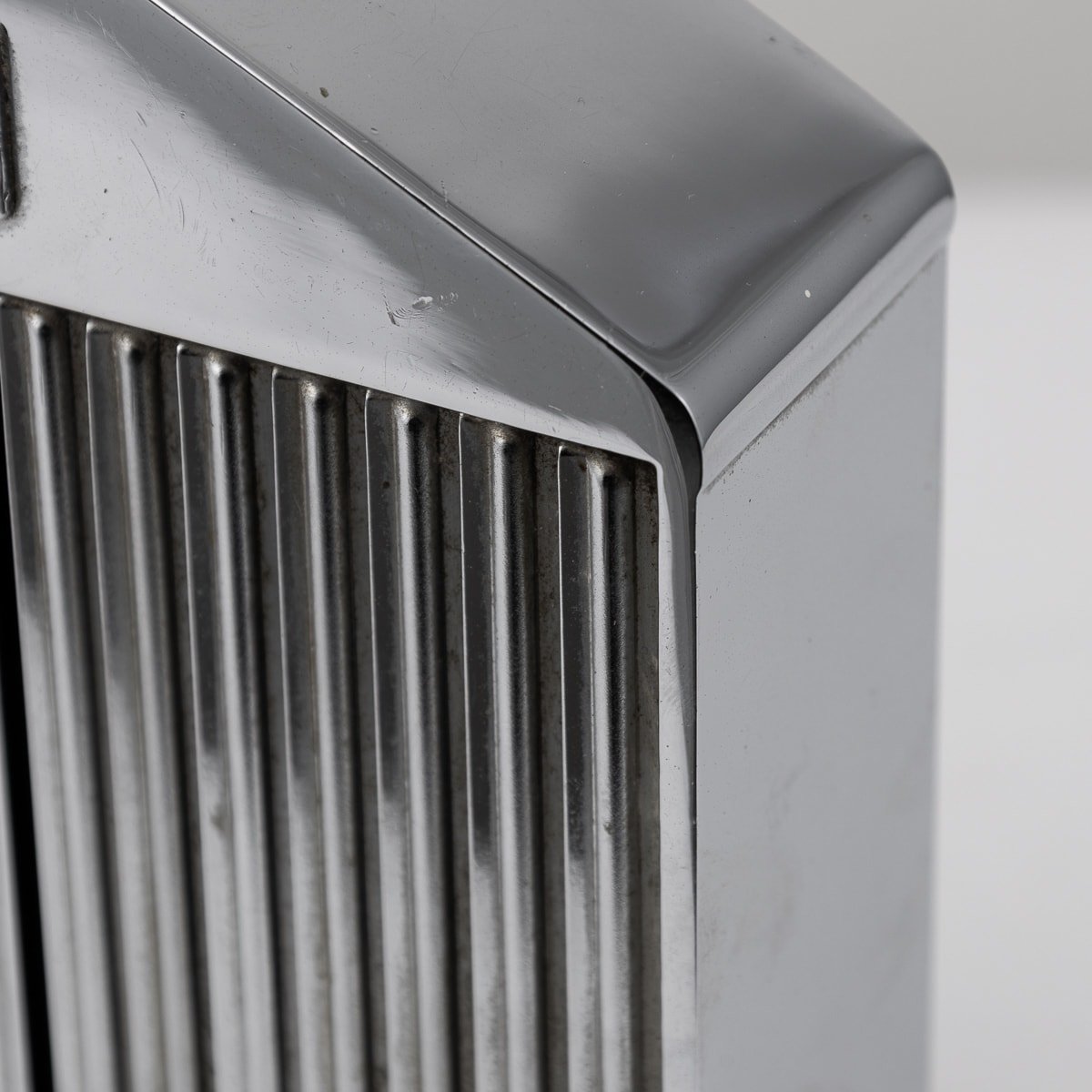 PUSHKIN'S - VINTAGE 20thC ROLLS ROYCE RADIATOR GRILLE DECANTER BY RUDDSPEED, ENGLAND c.1970 - 29.jpg