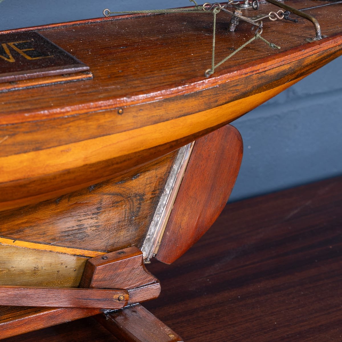 PUSHKINS.COM - B12034 - VINTAGE 20thC ENGLISH CARVED HULL POND YACHT c.1930 - 26.jpg