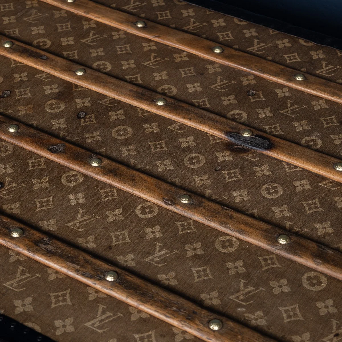 PUSHKINS.COM - B11311w - ANTIQUE 20thC LOUIS VUITTON %22MALLE HAUTE%22 TRUNK IN WOVEN CANVAS, FRANCE c.1900 - 35.jpg