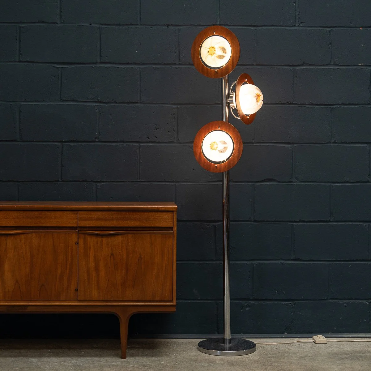 PUSHKINS.COM - B11447 - 20thC ITALIAN CHROME & GLASS FLOOR LAMP BY MAZZEGA, MURANO c.1970 - 04.jpg