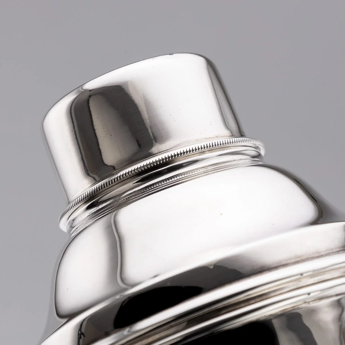 PUSHKINS.COM - A00034 - ART DECO 20thC ENGLISH SOLID SILVER COCKTAIL SHAKER, SHEFFIELD c.1937 - 11.jpg