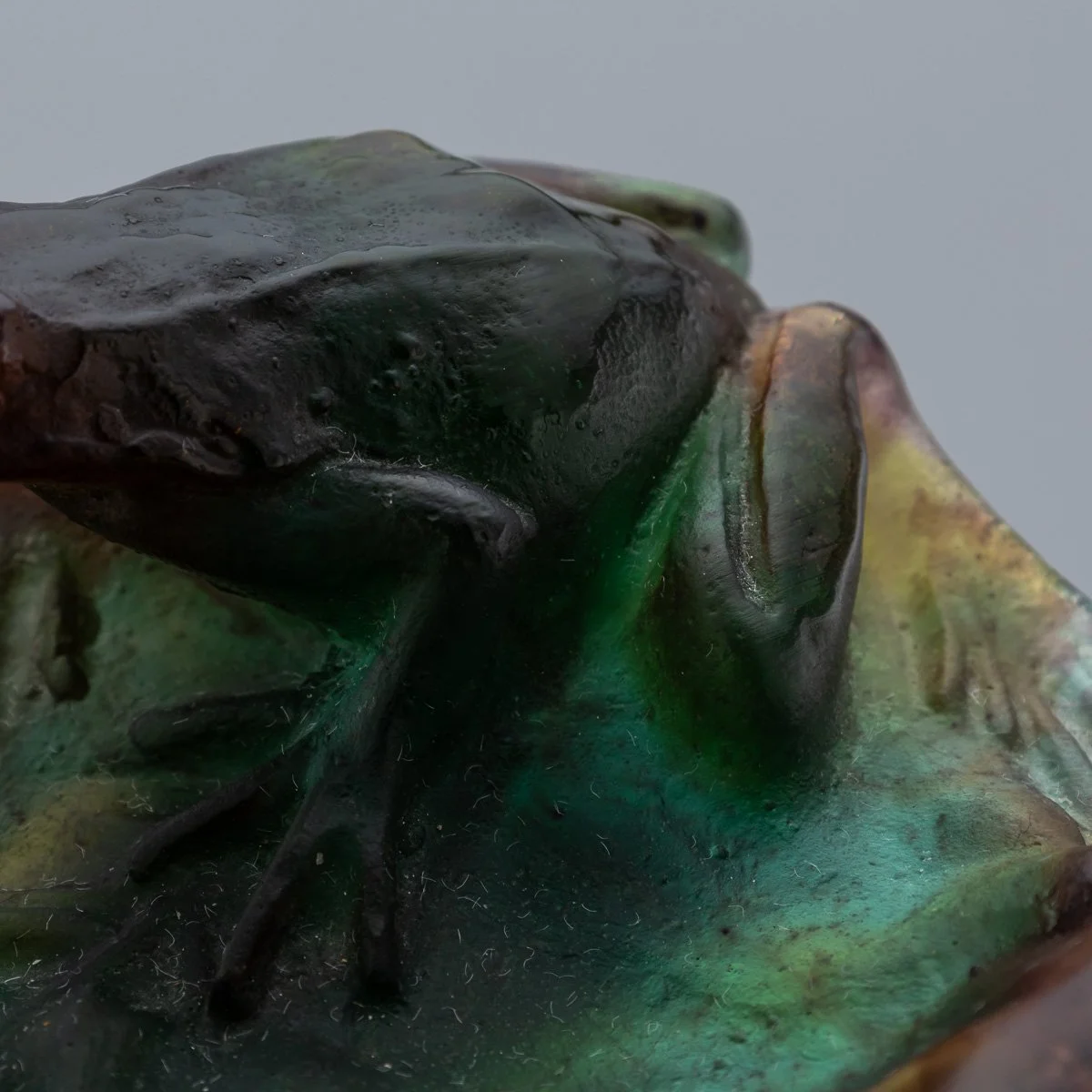 PUSHKINS.COM - C11747 - 20thC FRENCH LA PÂTE DE VERRE LARGE FROG ON LILY PAD BY DAUM - 11.jpg