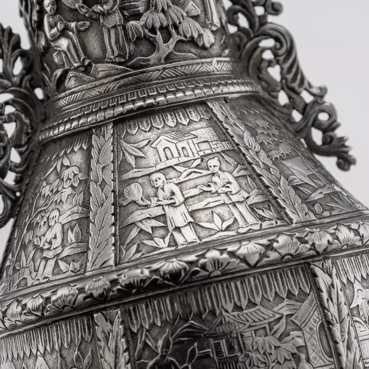 PUSHKINS.COM - J11902 - ANTIQUE 20thC CHINESE EXPORT SOLID SILVER VASE c.1900 - 16.jpg