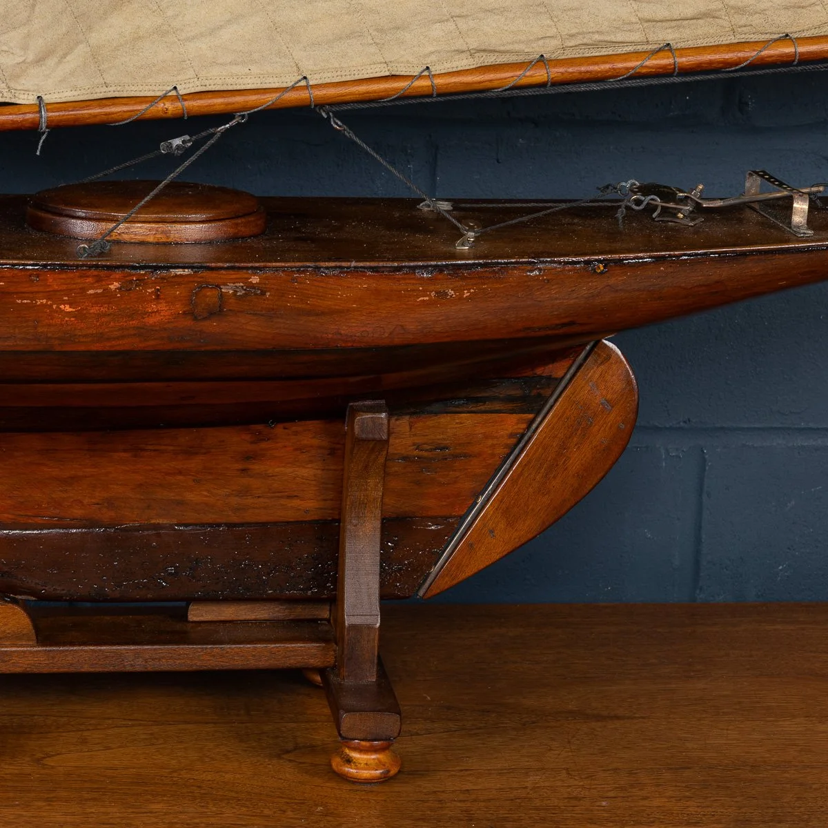 PUSHKINS.COM - B11426 - ANTIQUE 20thC LARGE ENGLISH CARVED HULL POND YACHT c.1920 - 15.jpg