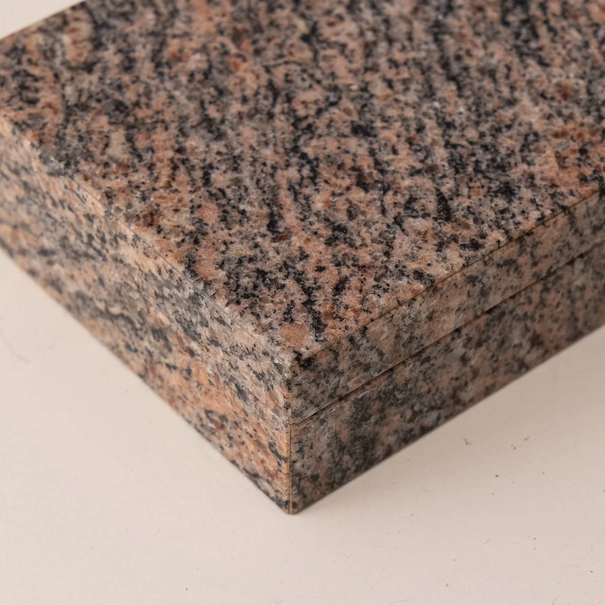 PUSHKINS.COM - D11813 - VINTAGE 20thC ITALIAN JUPARANA COLOMBO STONE BOX c.1960 - 9.jpg