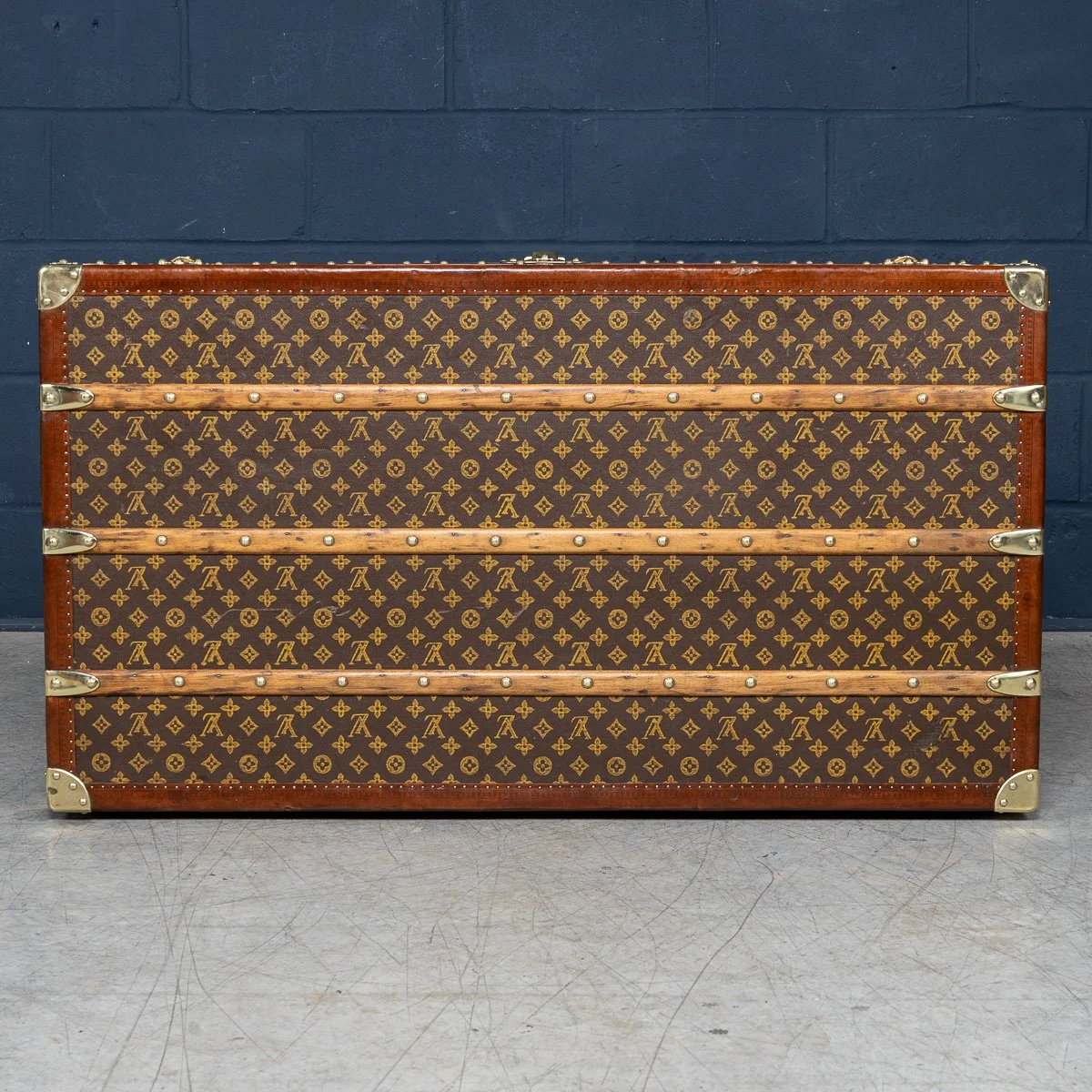 PUSHKINS.COM - B11431dw - ANTIQUE 20thC LOUIS VUITTON %22MALLE HAUTE%22 IN MONOGRAM CANVAS, FRANCE c.1920 - 09.jpg