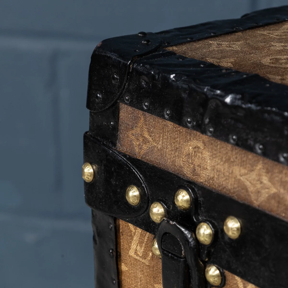 PUSHKINS.COM - B11503w - ANTIQUE 20thC LOUIS VUITTON HAT TRUNK IN WOVEN CANVAS, FRANCE c.1890 - 35.jpg