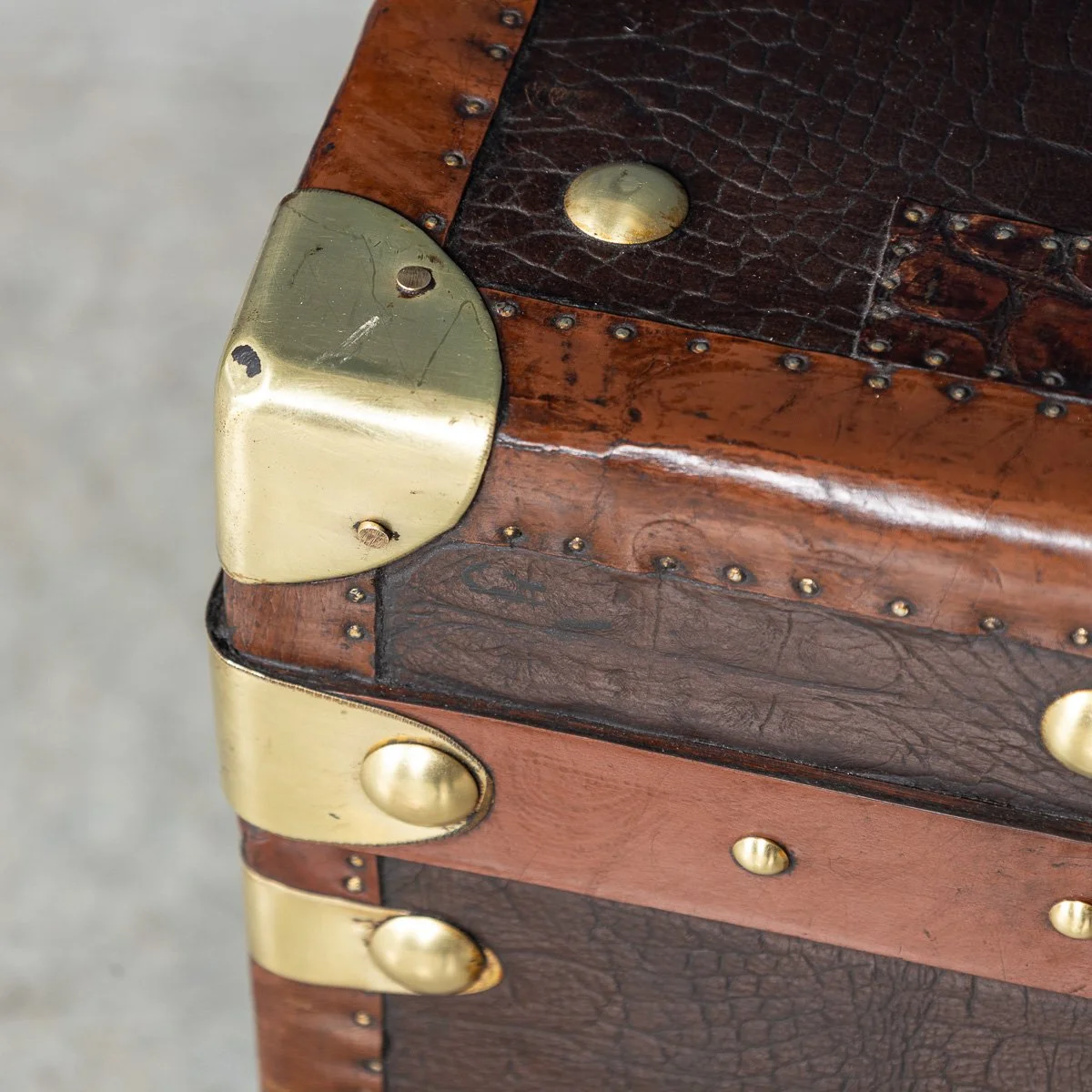 PUSHKINS.COM - B11411d - 20thC PAIR OF LEATHER CLAD ENGLISH ARMY : NAVY STYLE TRUNKS - 14.jpg