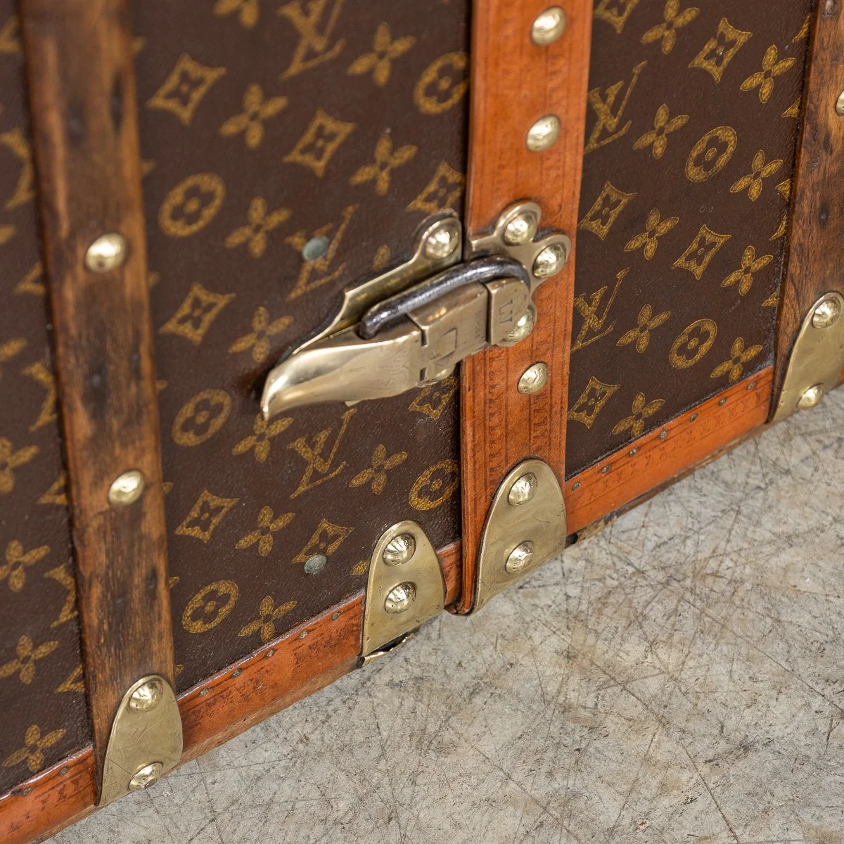 PUSHKINS.COM - B11504d - ANTIQUE 20thC LOUIS VUITTON HAT TRUNK IN WOVEN CANVAS, FRANCE c.1890 - 38.jpg