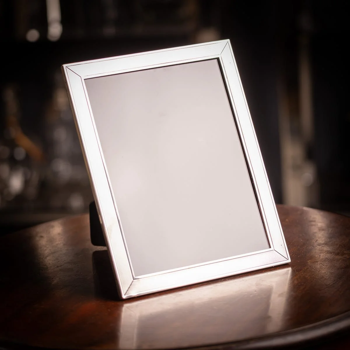 PUSHKINS.COM - D11890 - VINTAGE 20thC SOLID SILVER PHOTOGRAPH FRAME BY INDUSTRIA ARGENTINA - 03.jpg