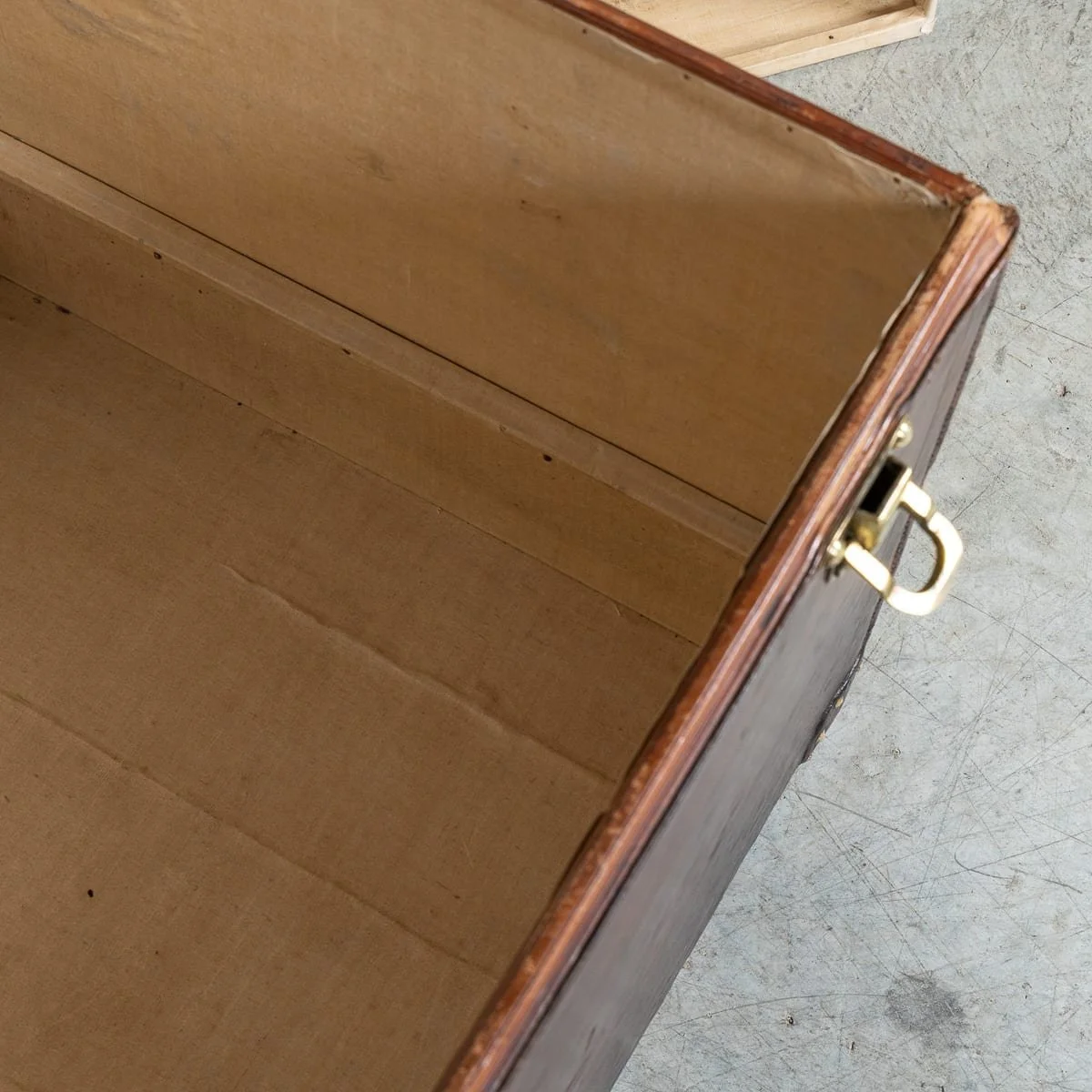 PUSHKINS.COM - B12015i - ANTIQUE 20thC LOUIS VUITTON COURIER TRUNK IN NATURAL COW HIDE, FRANCE c.1900 - 27.jpg