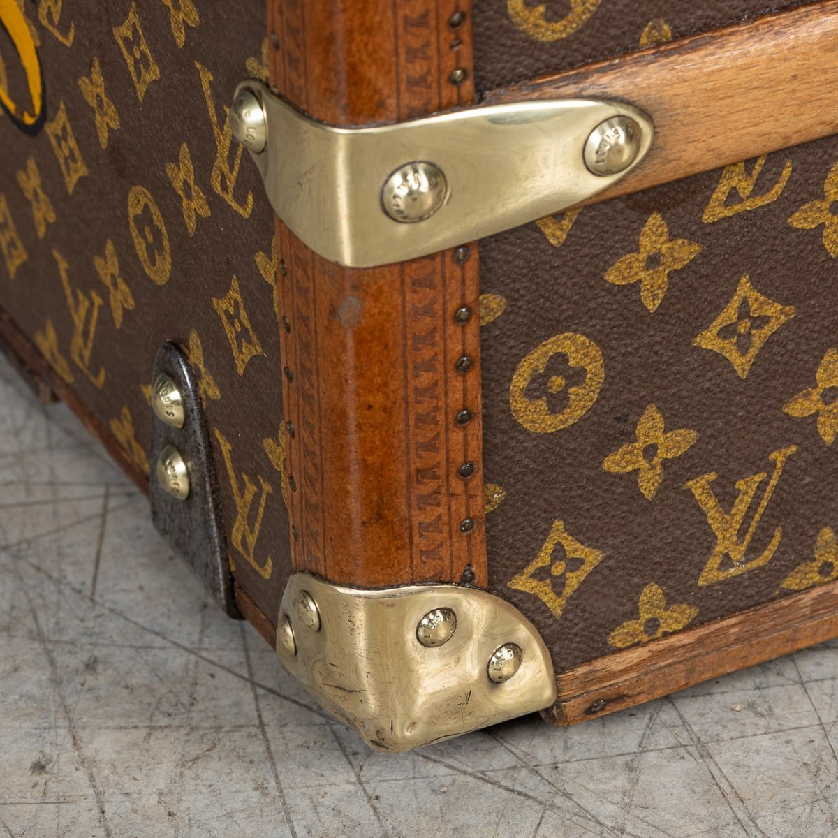 PUSHKINS.COM - B11233d - 20thC LOUIS VUITTON CABIN TRUNK IN MONOGRAM CANVAS, FRANCE c.1930 - 27.jpg