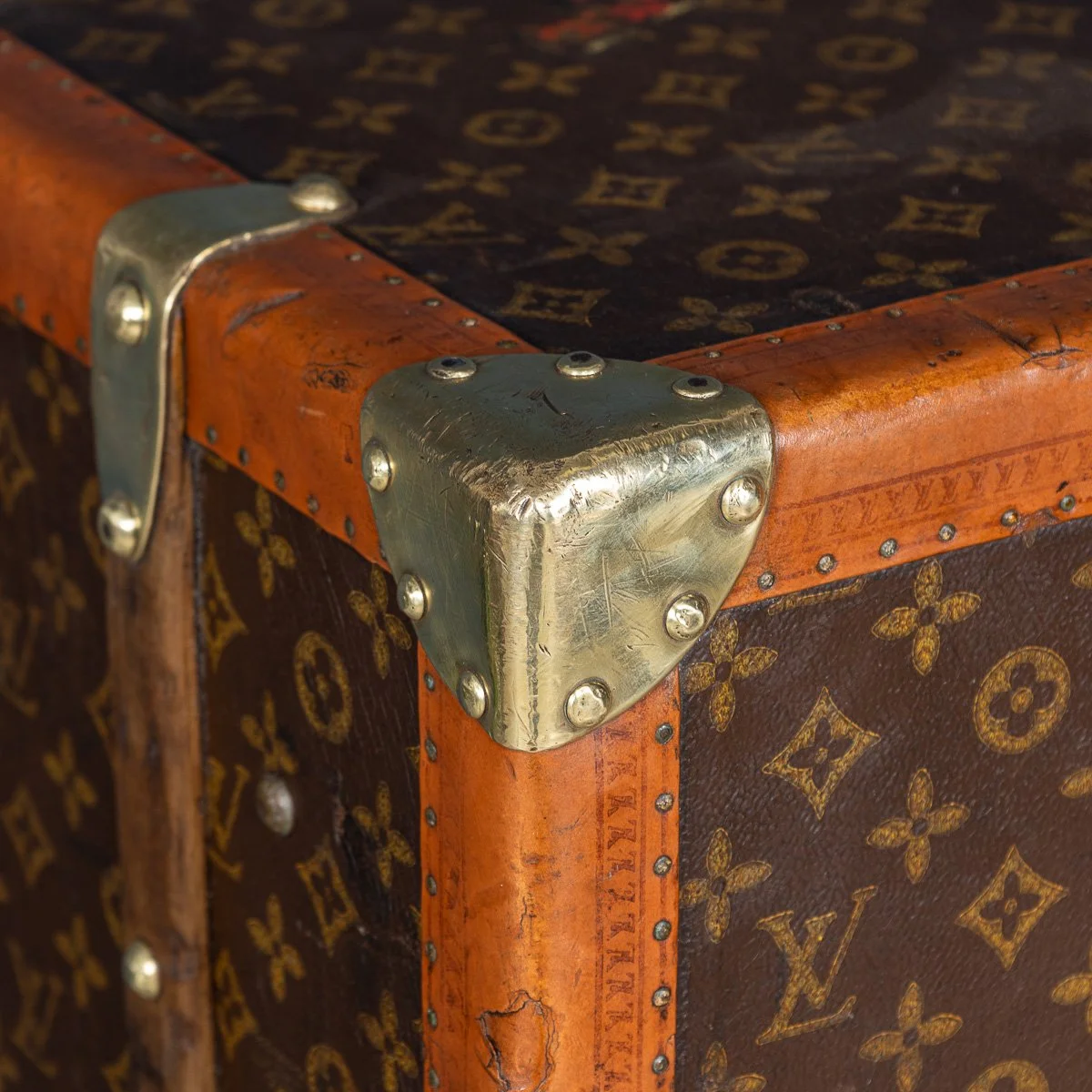 PUSHKINS.COM - B11504d - ANTIQUE 20thC LOUIS VUITTON HAT TRUNK IN WOVEN CANVAS, FRANCE c.1890 - 32.jpg
