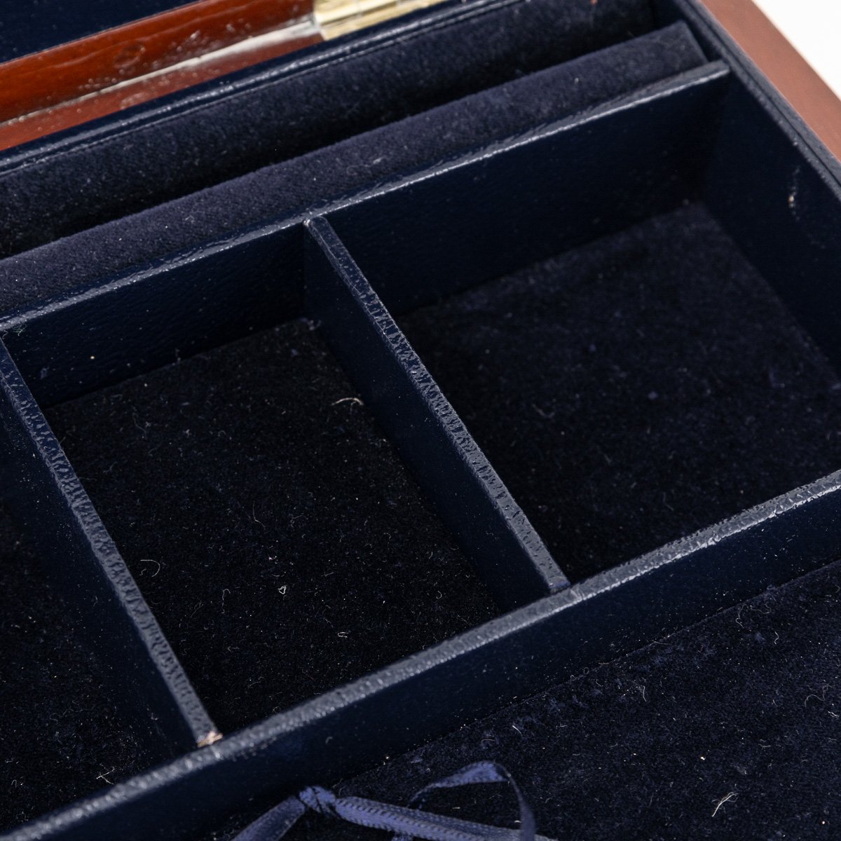 PUSHKINS.COM - D11170 - ANTIQUE 19thC ENGLISH MAHOGANY & BRASS BOUND JEWELLERY BOX c.1820 - 13.jpg