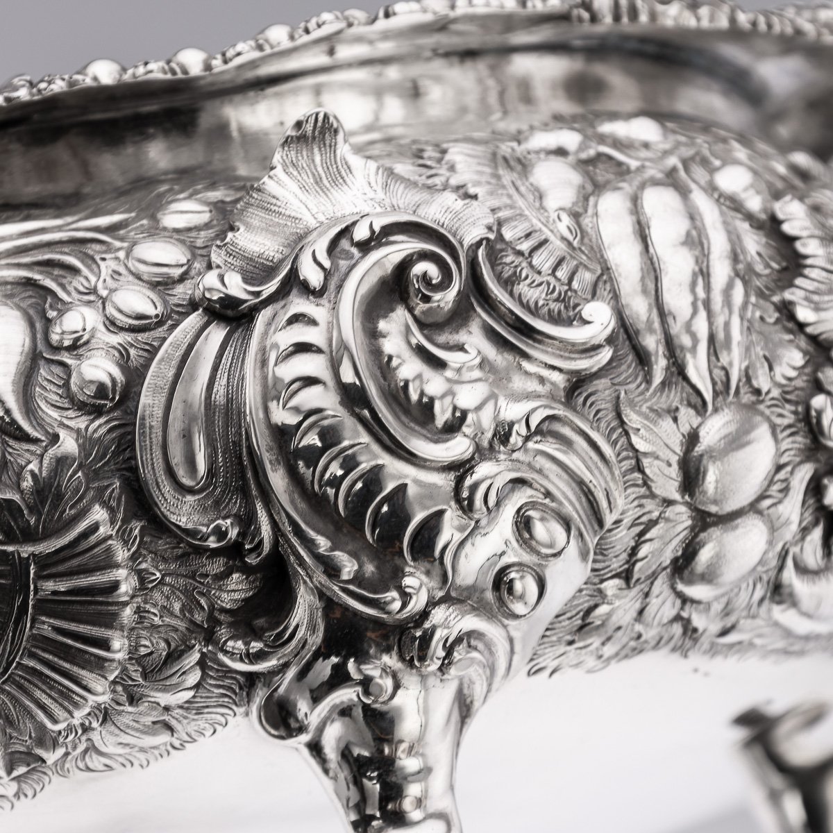 PUSHKINS.COM - B00060 - ANTIQUE 19thC GEORGIAN SOLID SILVER SOUP TUREEN BY EDWARD FARRELL, LONDON c.1823 - 24.jpg