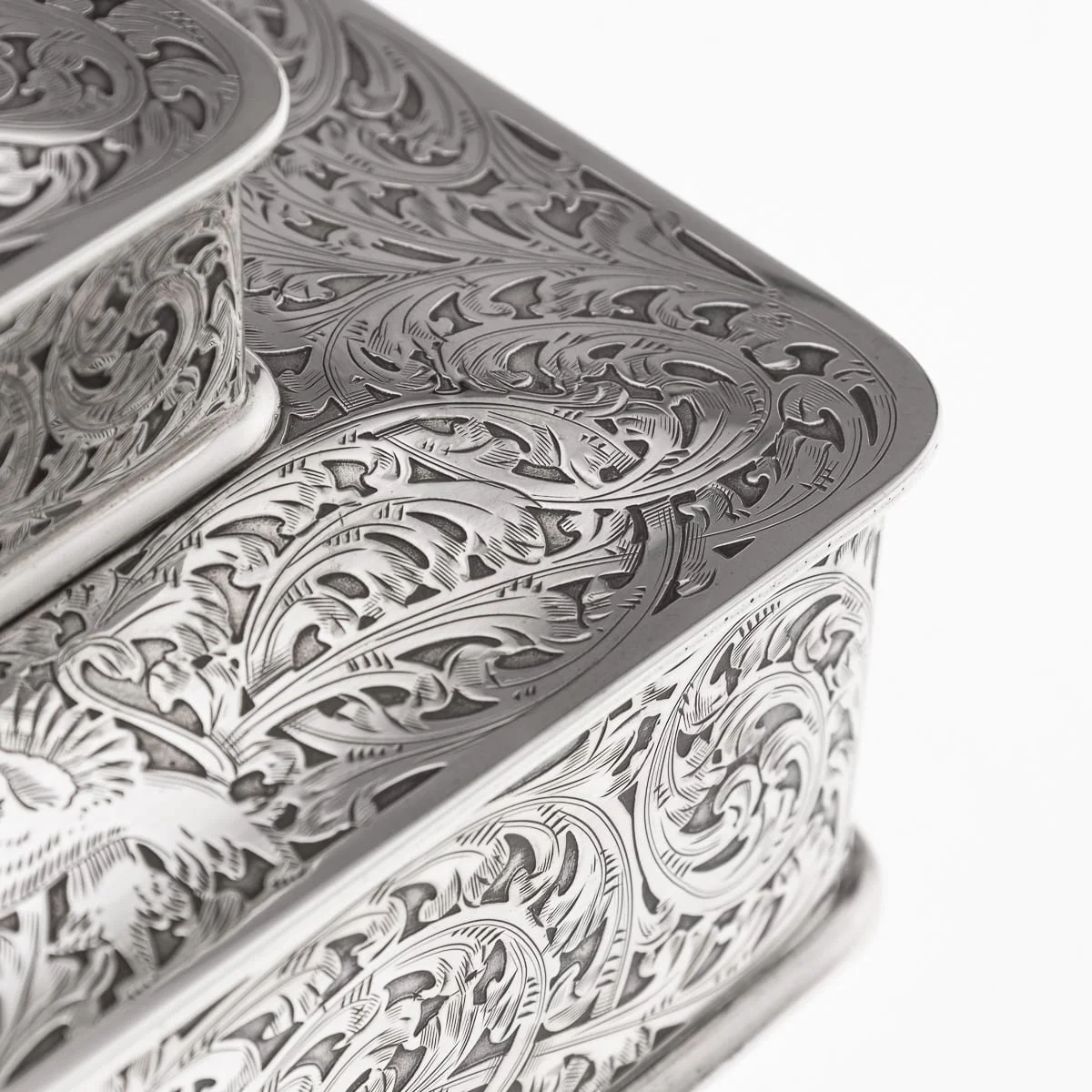 PUSHKINS.COM - ANTIQUE 20thC AMERICAN SOLID SILVER THREE-TIER CIGAR BOX BY TIFFANY & CO c.1920 - 19.jpg