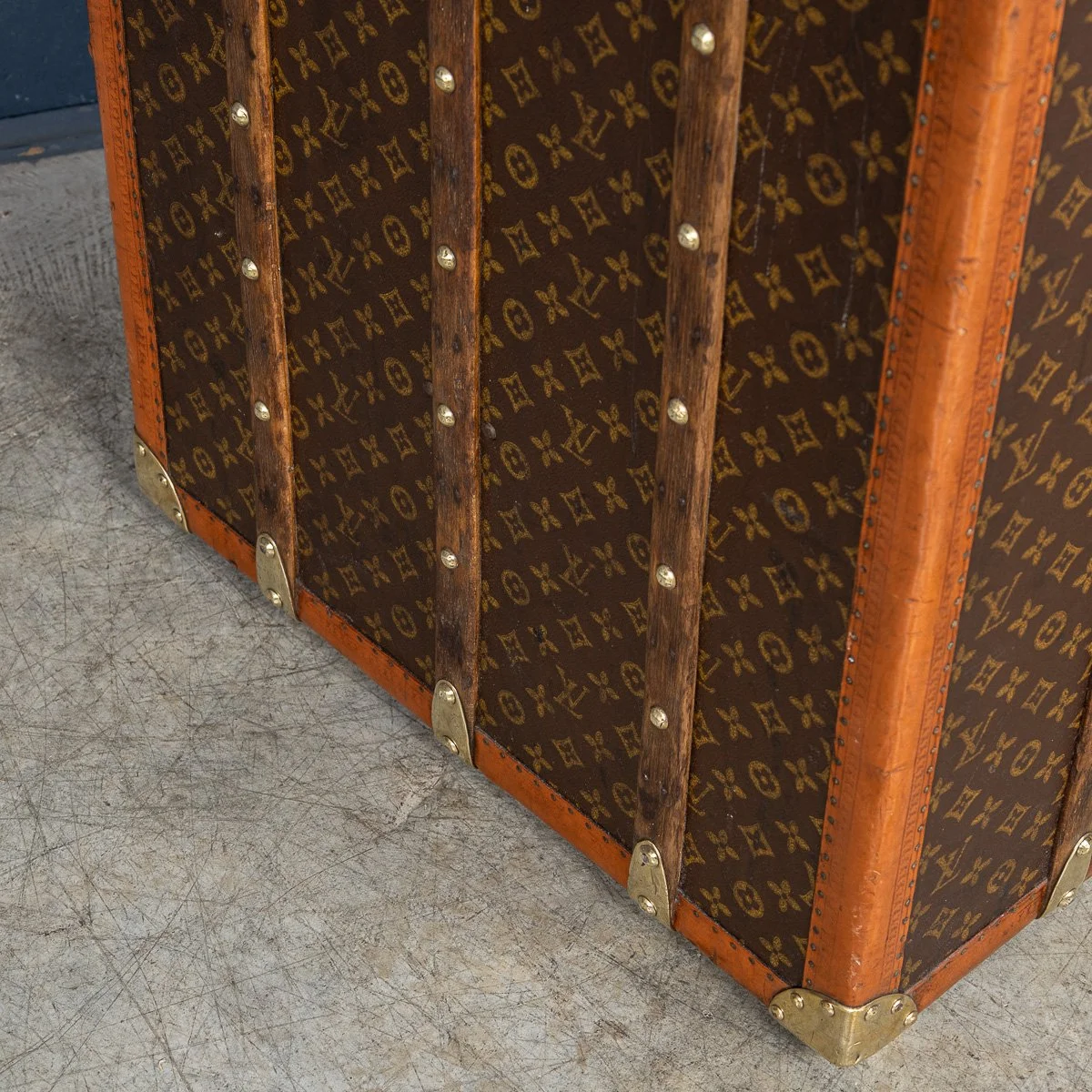 PUSHKINS.COM - B11504d - ANTIQUE 20thC LOUIS VUITTON HAT TRUNK IN WOVEN CANVAS, FRANCE c.1890 - 45.jpg