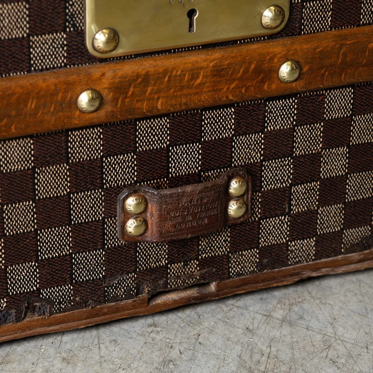 PUSHKINS.COM - B12768d - ANTIQUE 20thC LOUIS VUITTON CABIN TRUNK IN DAMIER CANVAS, FRANCE c.1900 - 29.jpg