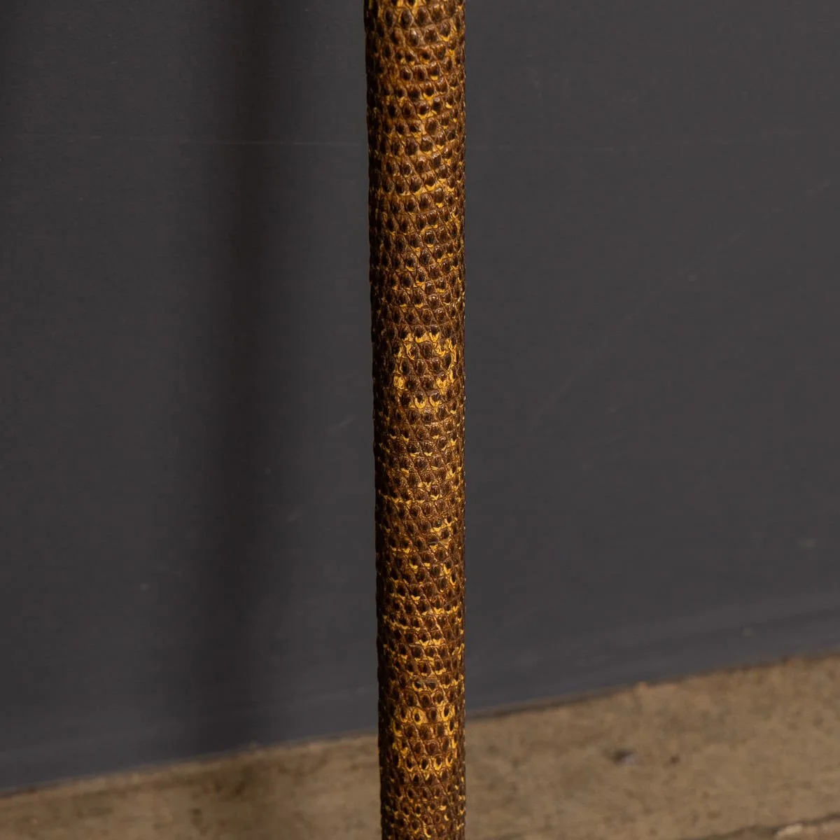 PUSHKINS.COM - D11772 - VINTAGE 20thC SNAKESKIN SHOOTING STICK BY SWAINE & ADENEY OF PICCADILLY c.1950 - 17.jpg