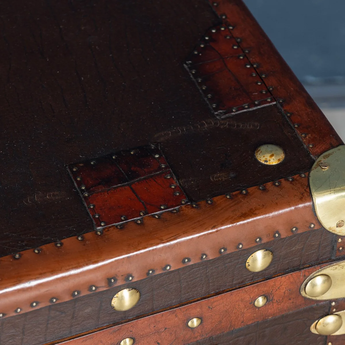 PUSHKINS.COM - B11411d - 20thC PAIR OF LEATHER CLAD ENGLISH ARMY : NAVY STYLE TRUNKS - 31.jpg