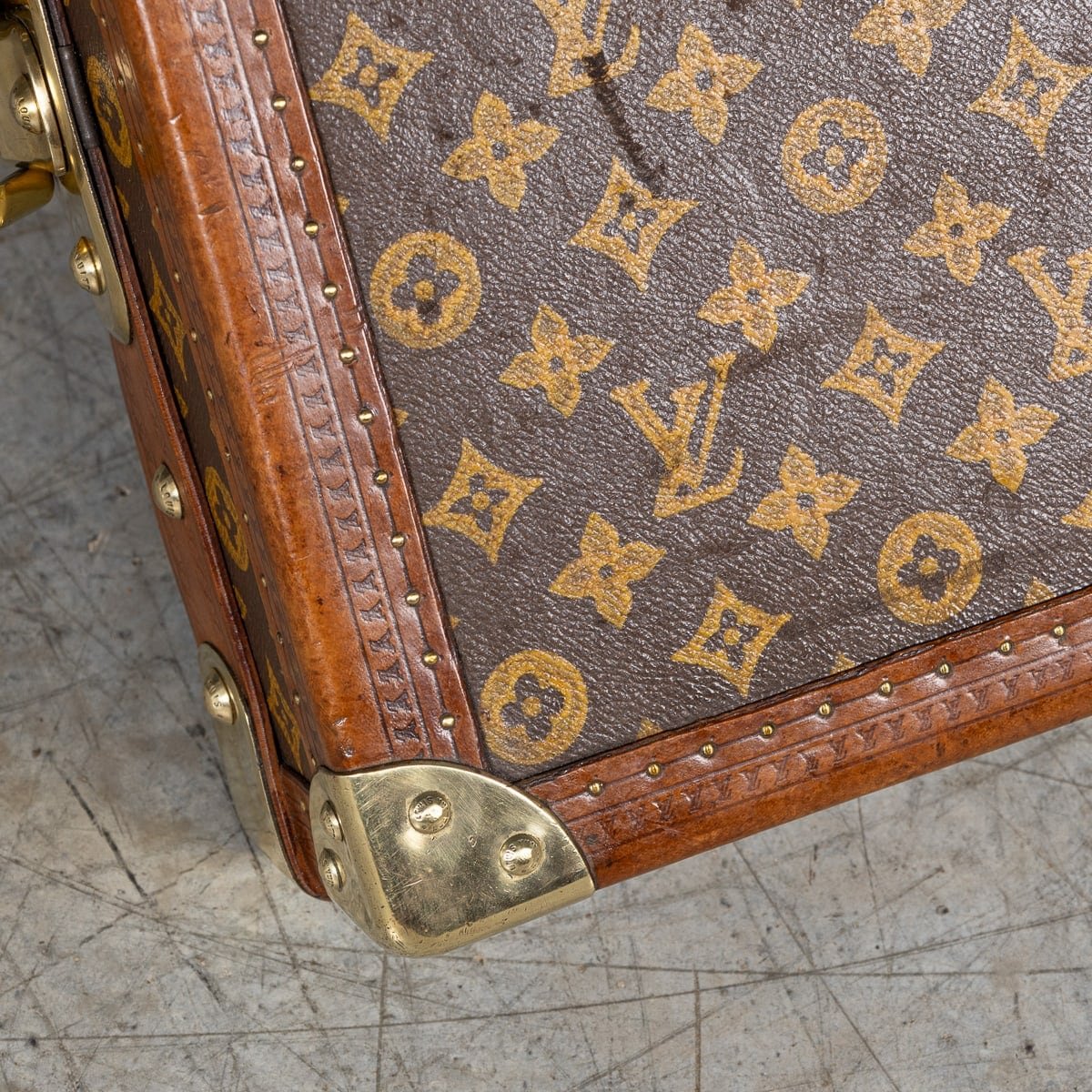 PUSHKINS.COM - B11237wd - 20thC LOUIS VUITTON ENCYCLOPEDIA BRITANNICA TRUNK IN MONOGRAM CANVAS c.1911 - 21.jpg