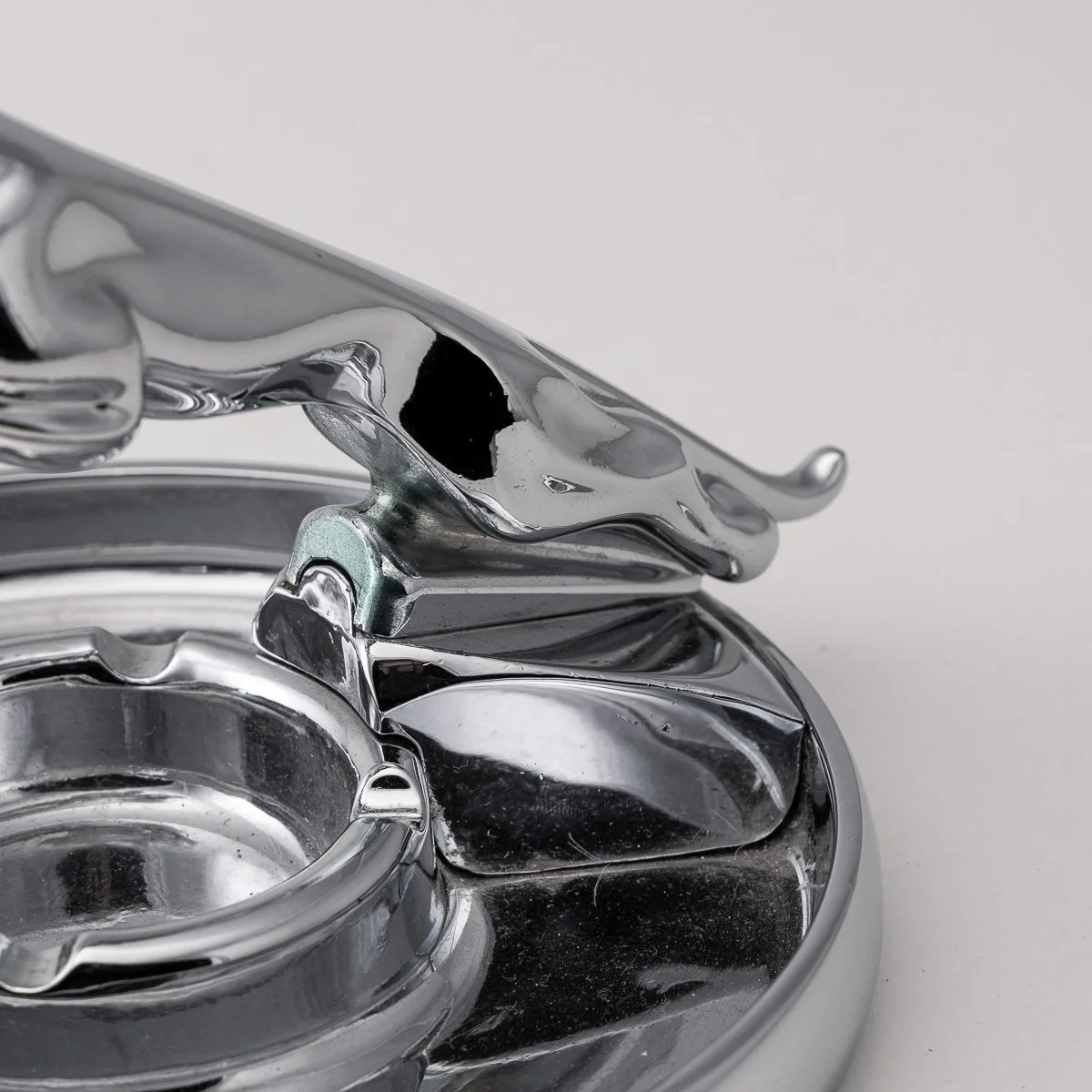 PUSHKINS.COM - D11819 - VINTAGE 20thC CHROME PLATED JAGUAR DEALERSHIP ASHTRAY c.1960 - 13.jpg
