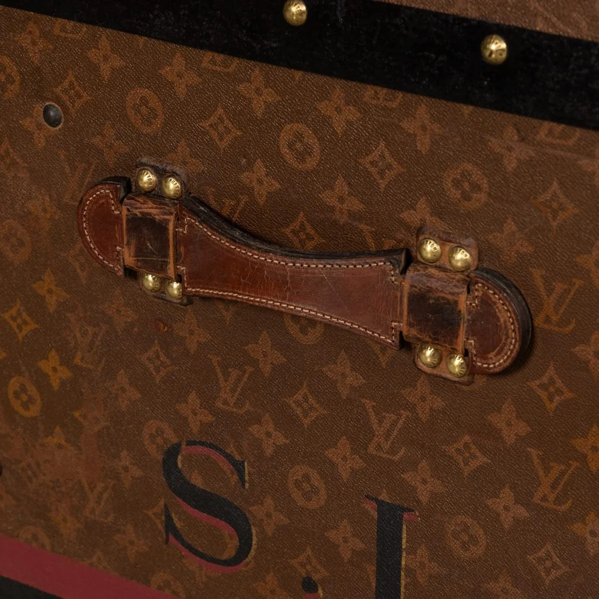 PUSHKINS.COM - B12253w - ANTIQUE 20thC LOUIS VUITTON STEAMER TRUNK IN MONOGRAM CANVAS, FRANCE c.1920 - 36.jpg