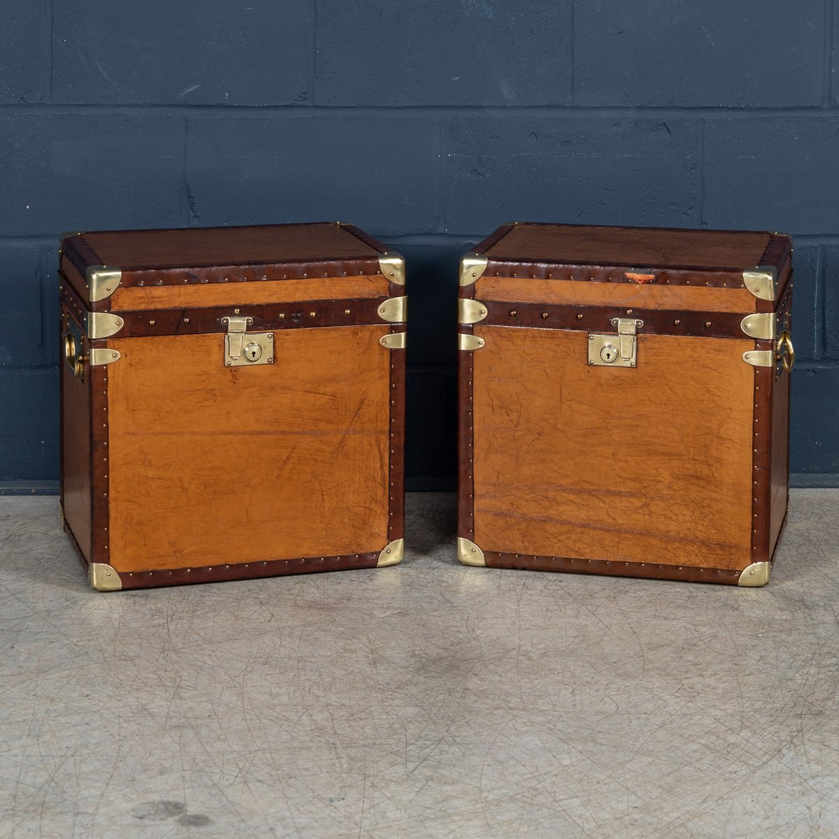 PUSHKINS.COM - B11174 - 20thC PAIR OF LEATHER CLAD ENGLISH ARMY : NAVY STYLE TRUNKS - 03.jpg