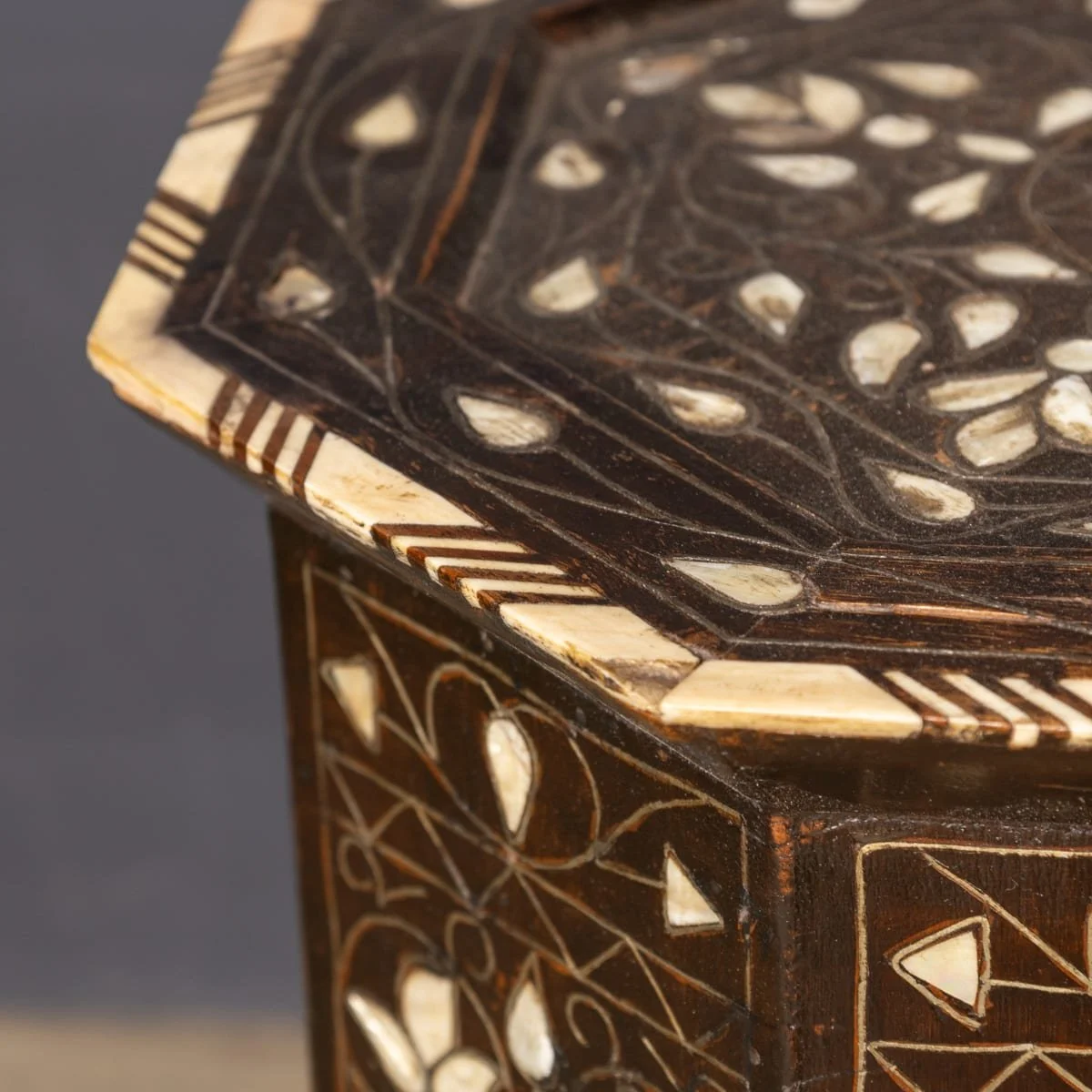 PUSHKINS.COM - Z12412 - ANTIQUE 20thC DARK WOOD & MOTHER OF PEARL MOORISH TABLE c.1920 - 15.jpg