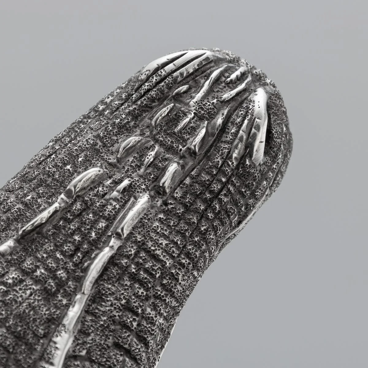 PUSHKINS.COM - J12211 - VINTAGE 20thC ITALIAN SOLID SILVER NOVELTY CROCODILE BELT BUCKLE, AREZZO - 15.jpg