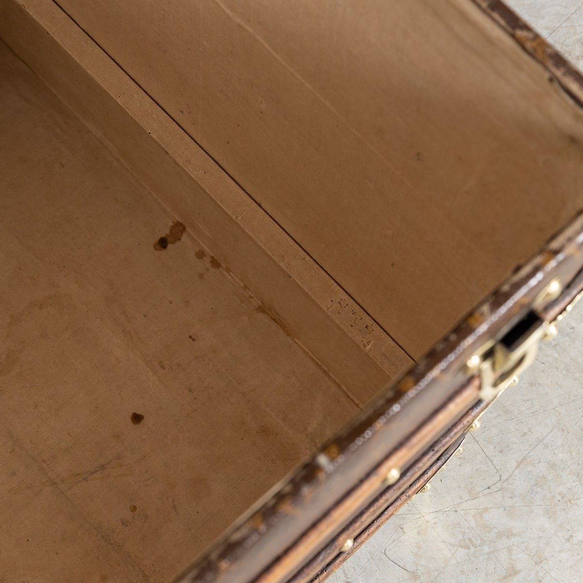 PUSHKINS.COM - B11230 - ANTIQUE 20thC LOUIS VUITTON MALLE HAUTE TRUNK IN MONOGRAM CANVAS, FRANCE c.1910 - 14.jpg