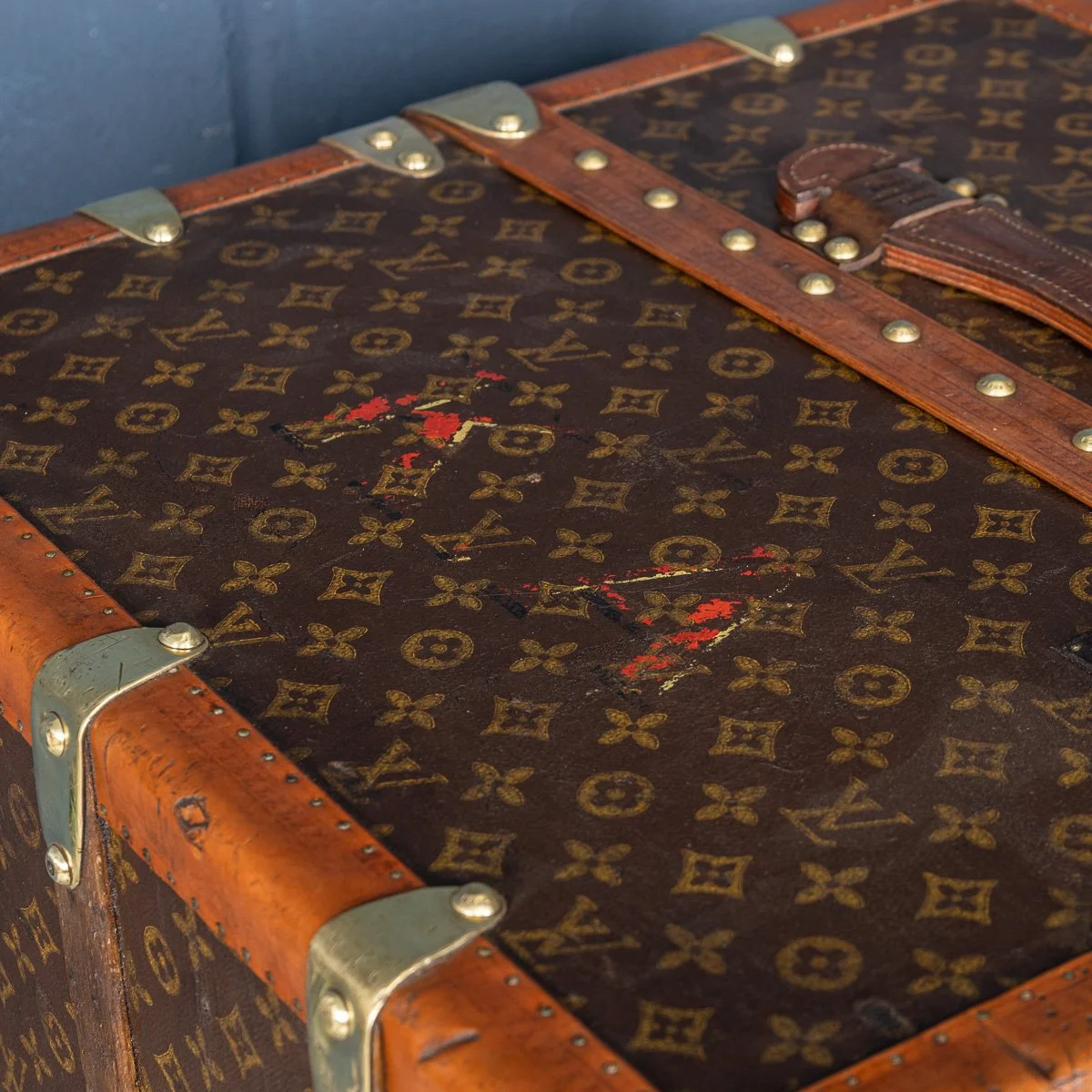 PUSHKINS.COM - B11504d - ANTIQUE 20thC LOUIS VUITTON HAT TRUNK IN WOVEN CANVAS, FRANCE c.1890 - 42.jpg