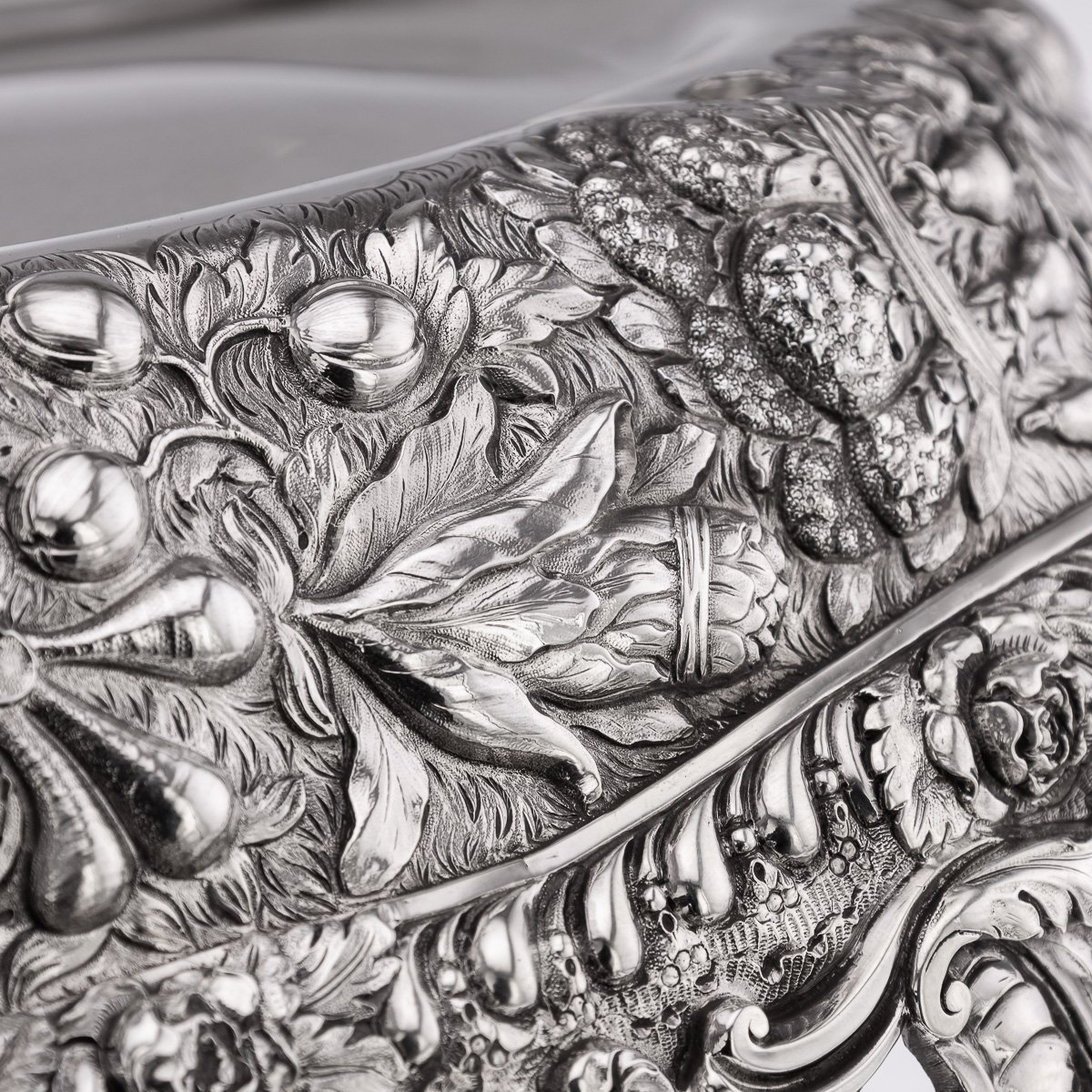 PUSHKINS.COM - B00060 - ANTIQUE 19thC GEORGIAN SOLID SILVER SOUP TUREEN BY EDWARD FARRELL, LONDON c.1823 - 30.jpg